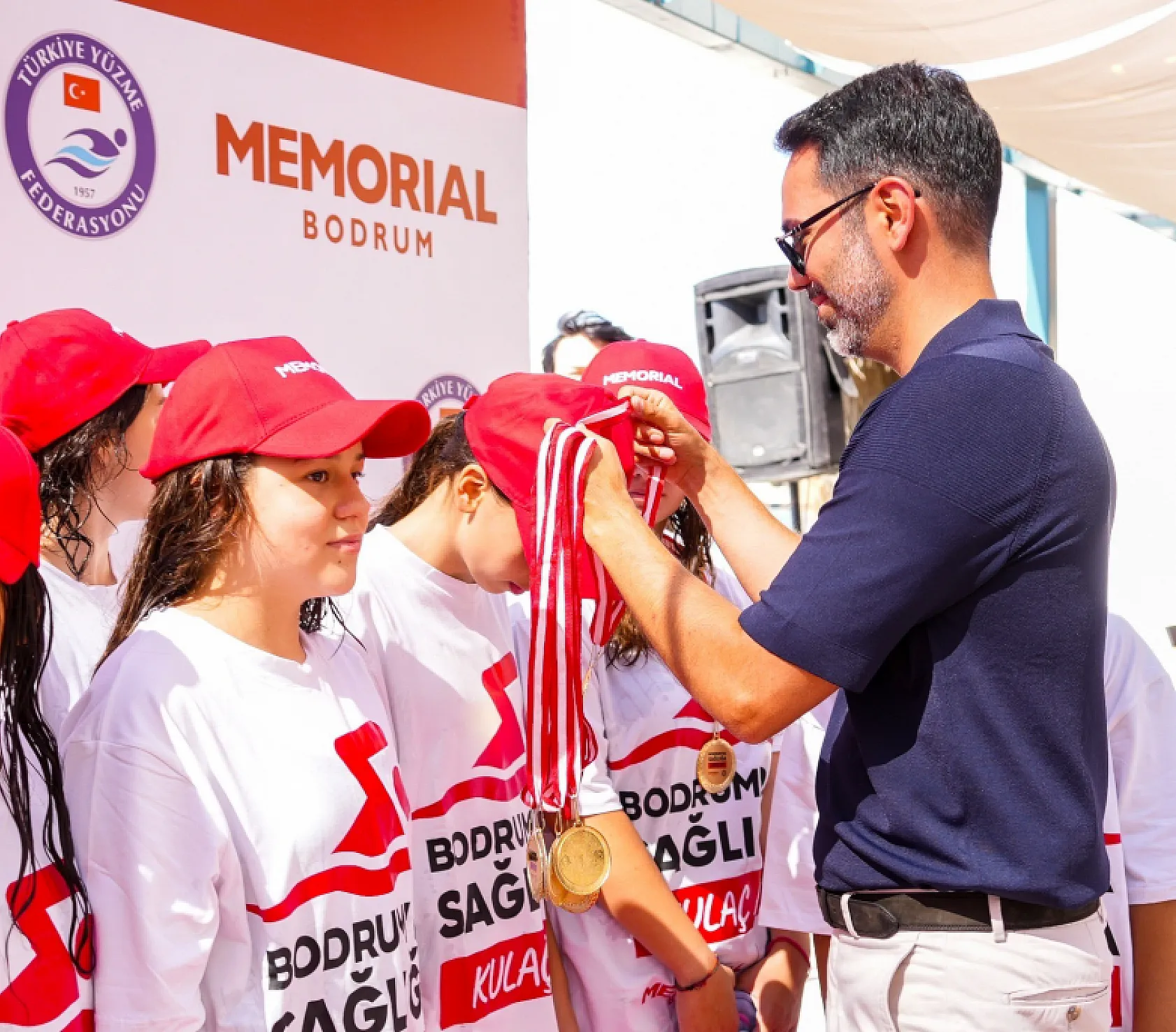 Bodrum'da sağlık için kulaç attılar