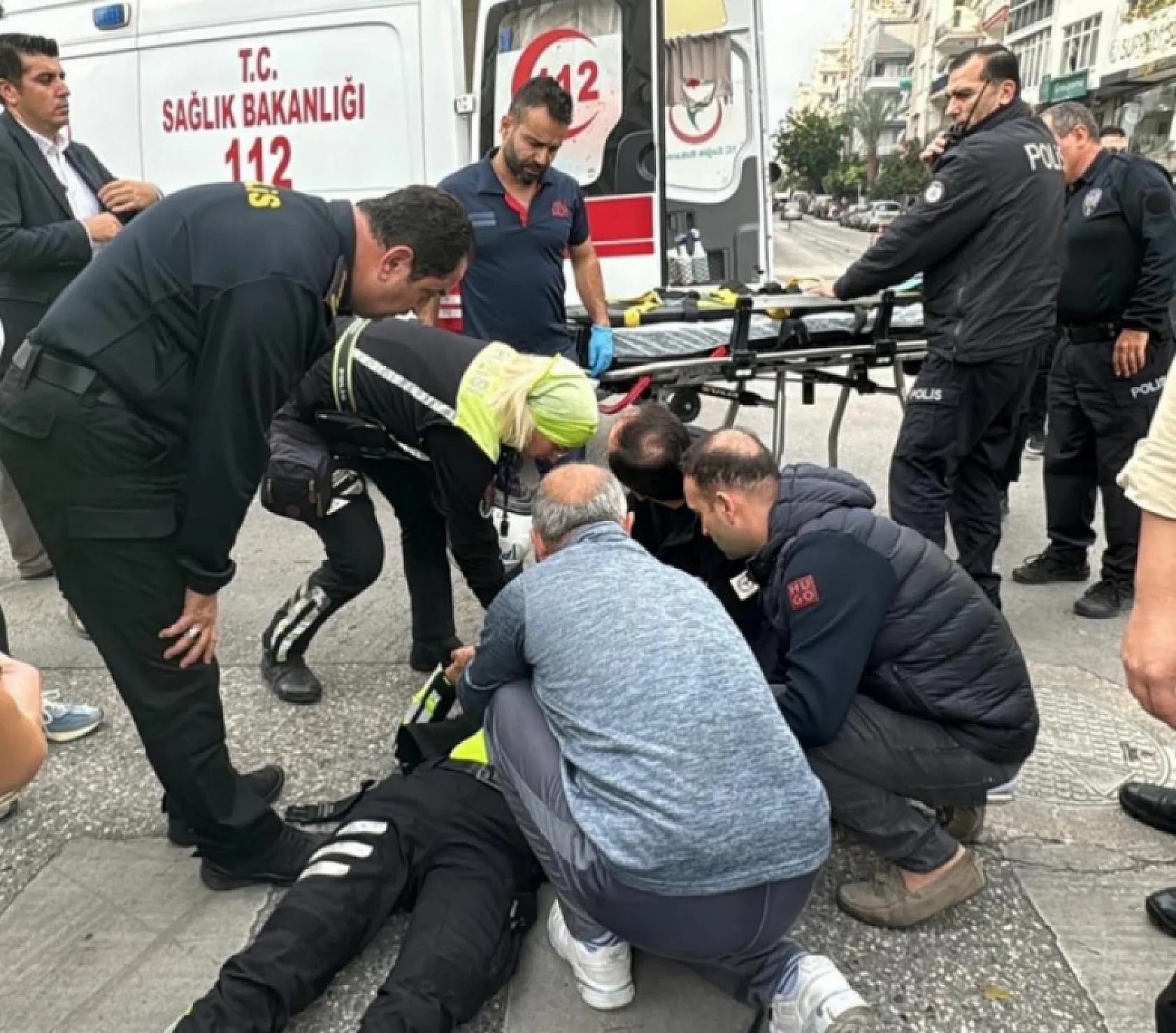 Emniyet müdürü, trafik kazası yapan Şahin timi personelinin elini bir an olsun bırakmadı