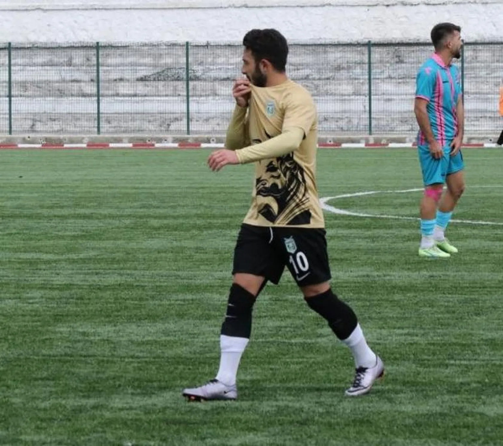 Futbolcusunu tokatlayan Türk teknik direktör dehşete düşürdü, 'Türk Futbolu Neden Gelişmiyor'