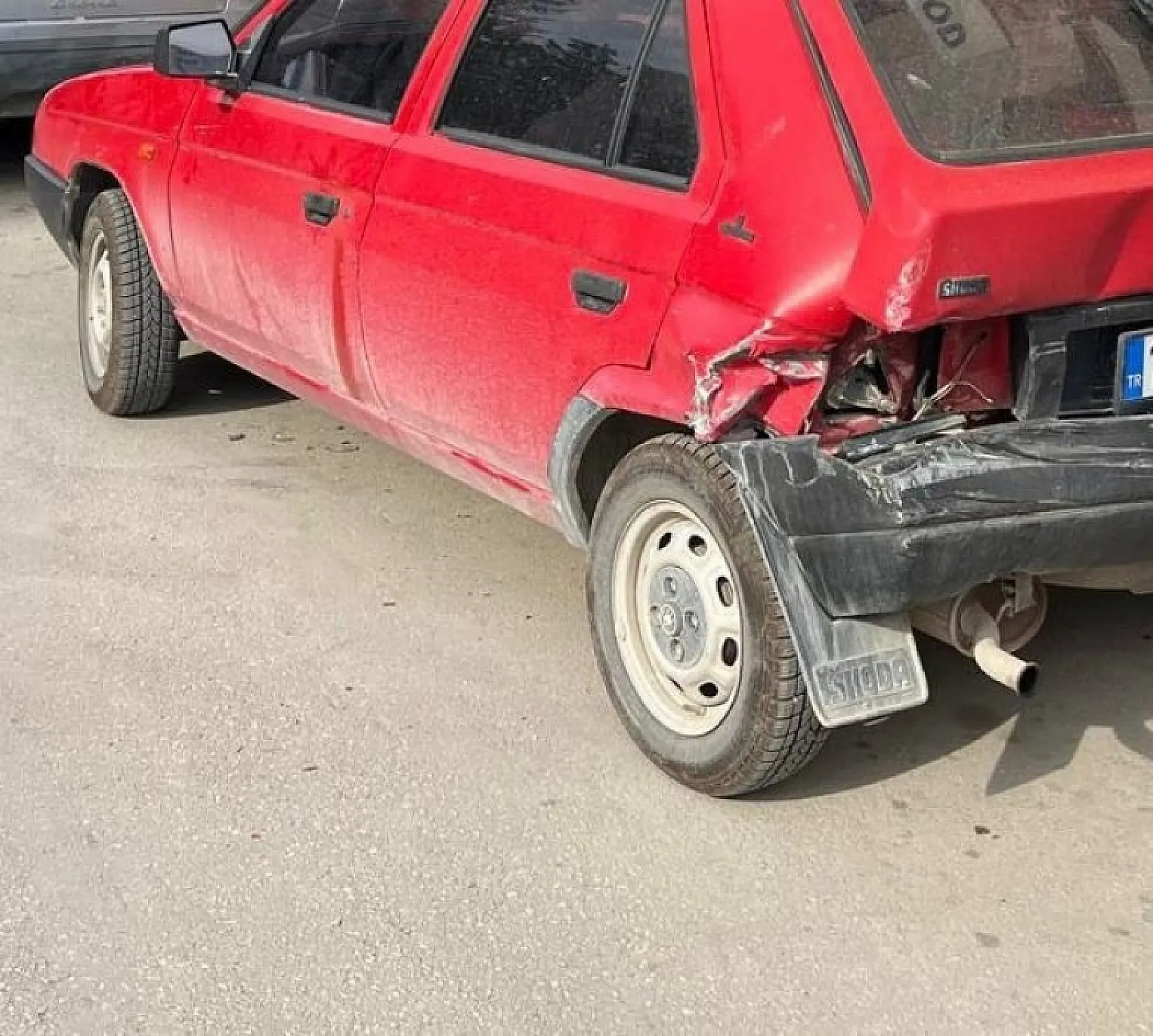 Alkollü sürücü dehşet saçtı, 8 aracı biçti