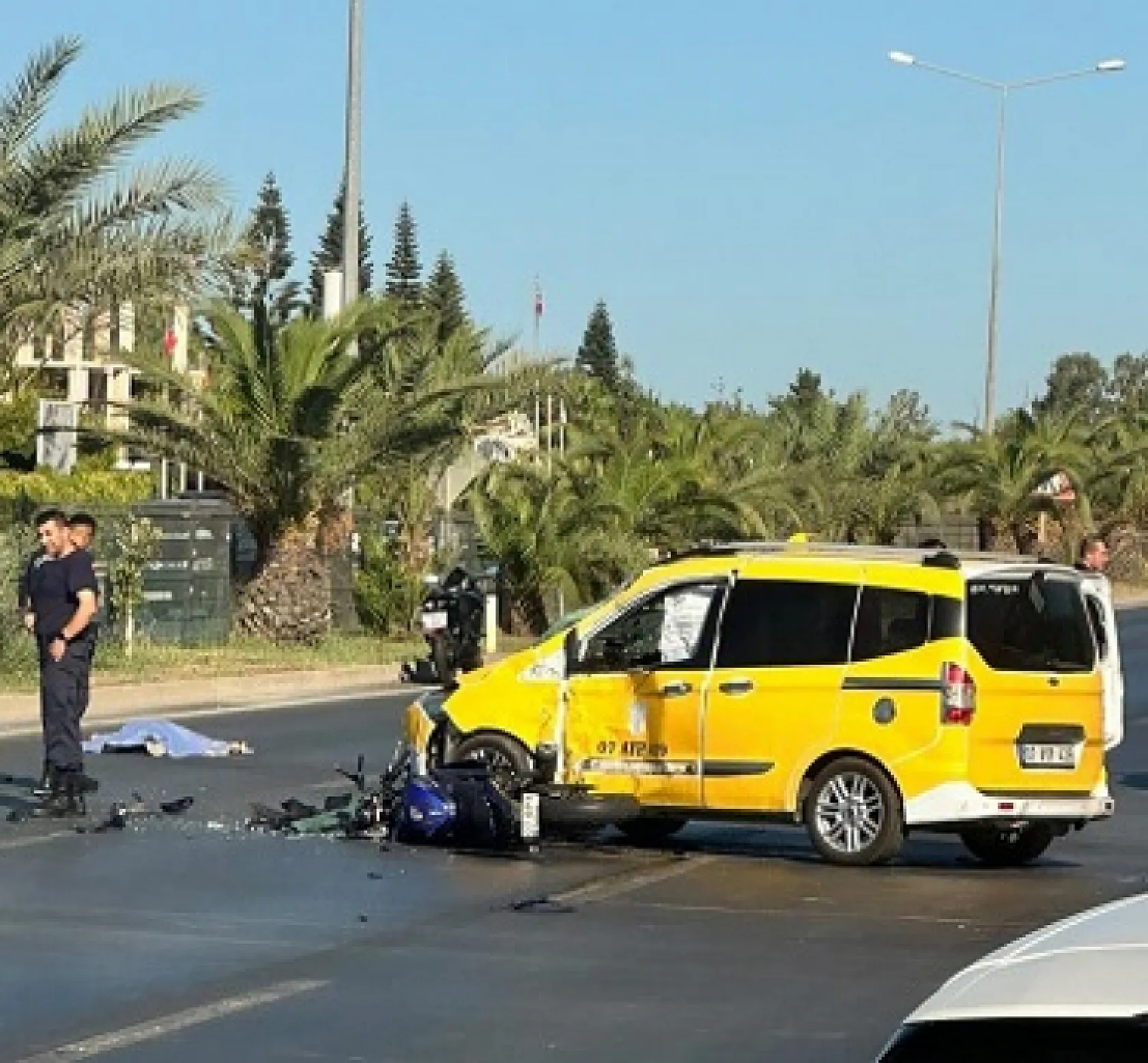 Otomobille çarpışan motosikletin sürücüsü hayatını kaybetti