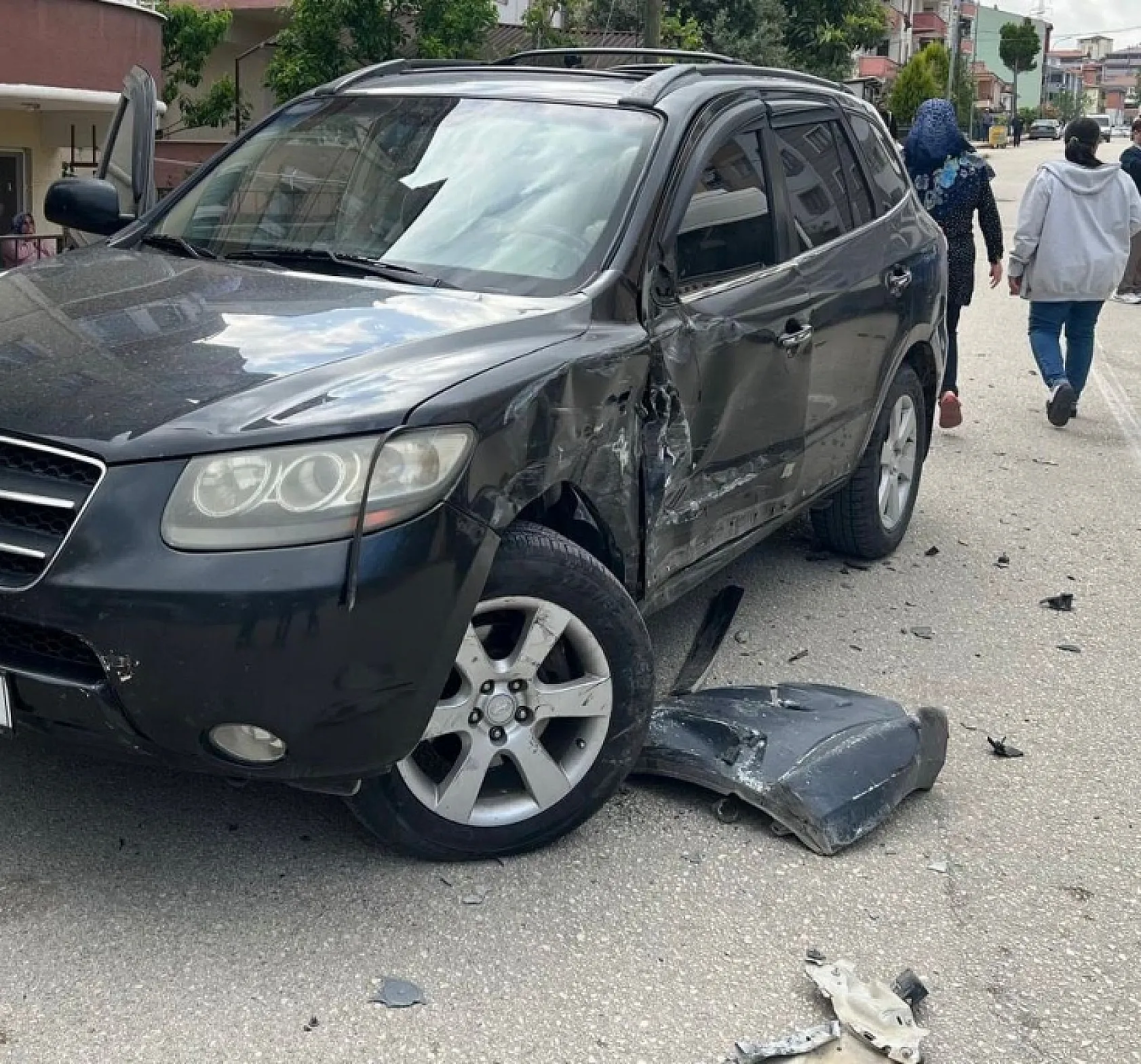 Alkollü sürücü dehşet saçtı, 8 aracı biçti