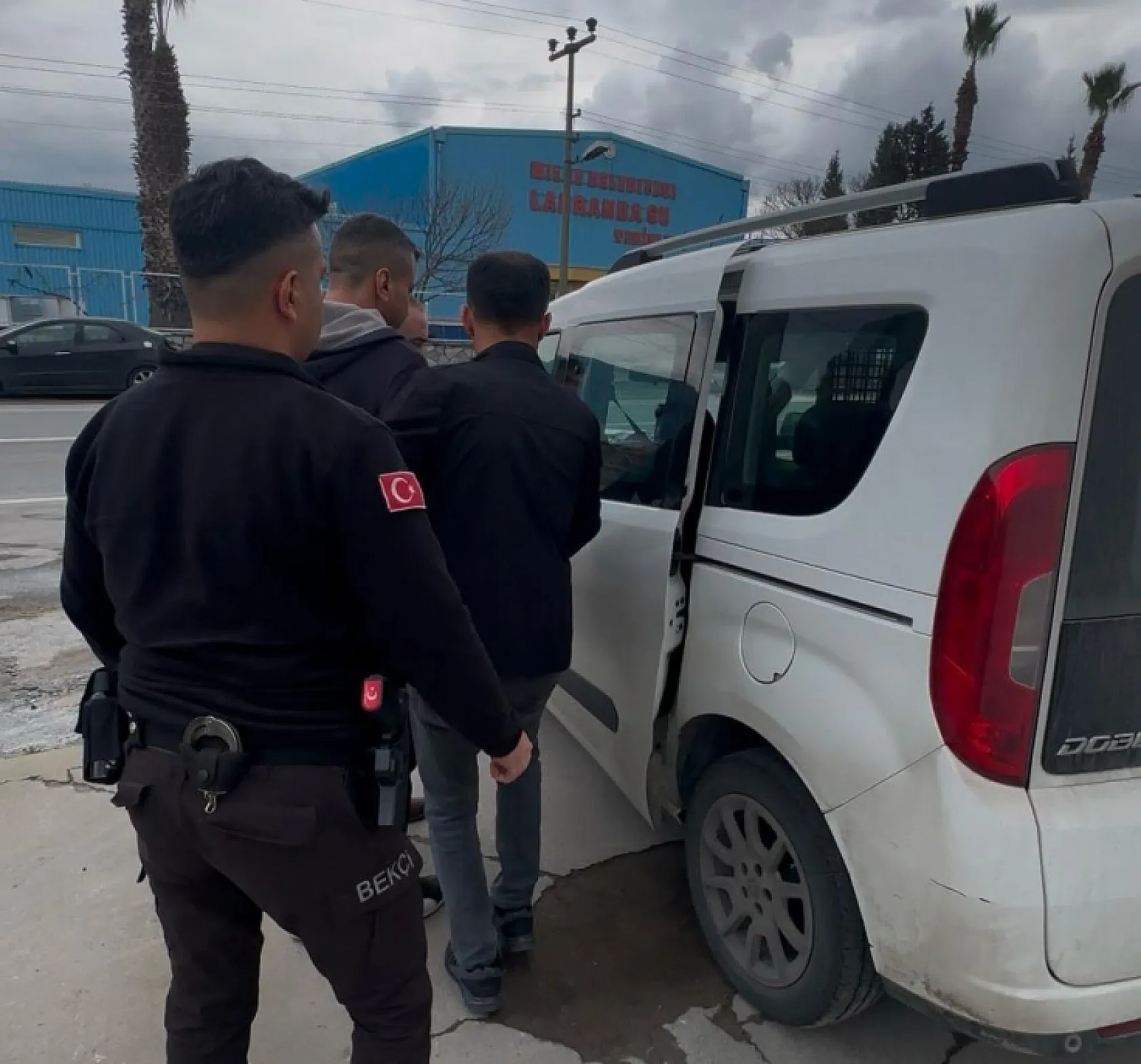 Milas'ta oto galeri önündeki cinayetin faili tutuklandı