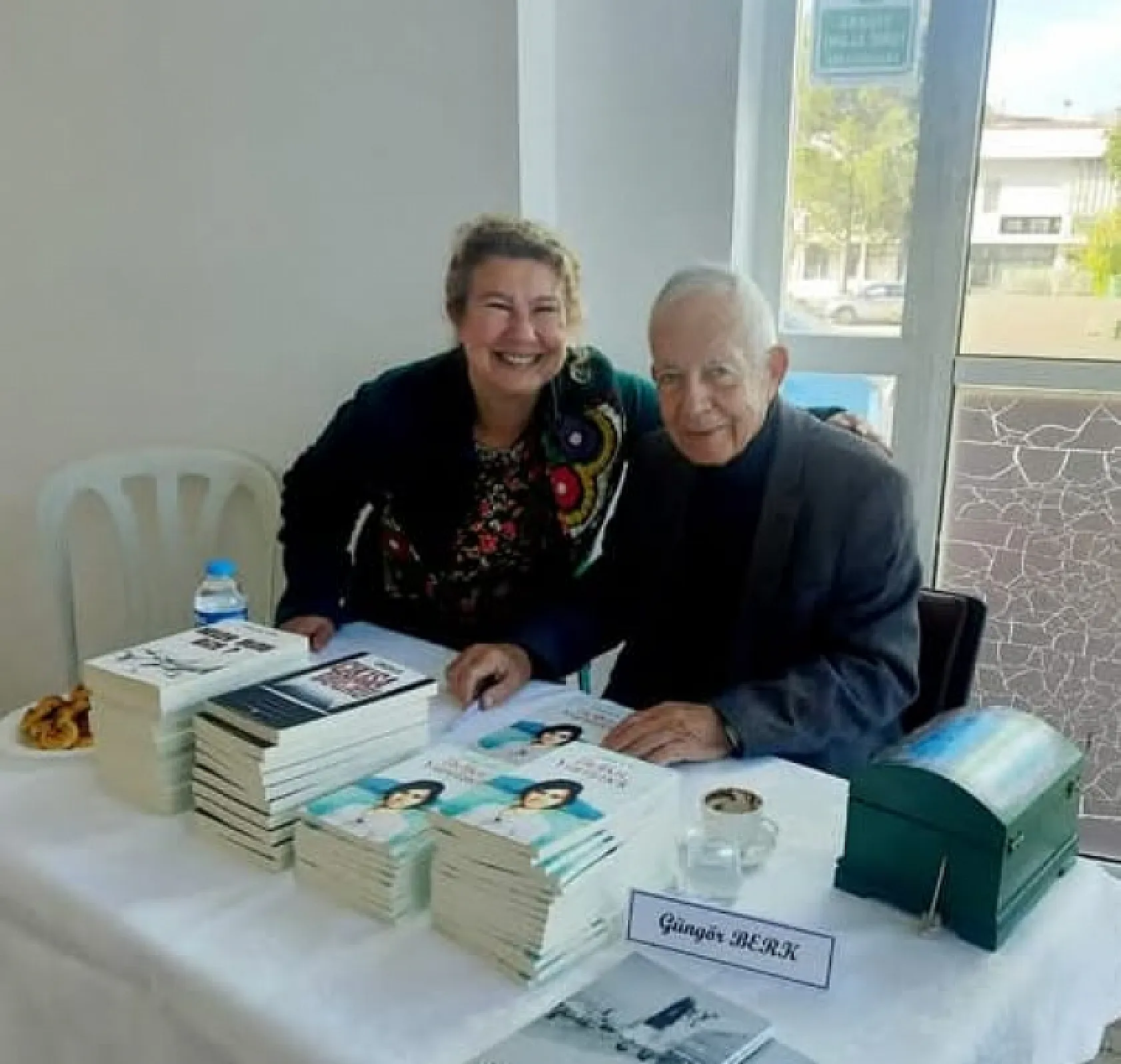 Fethiye Kardelen Sanat Derneği'nden Geleneksel Yıl Sonu Sergisi ve Kitap İmza Günü