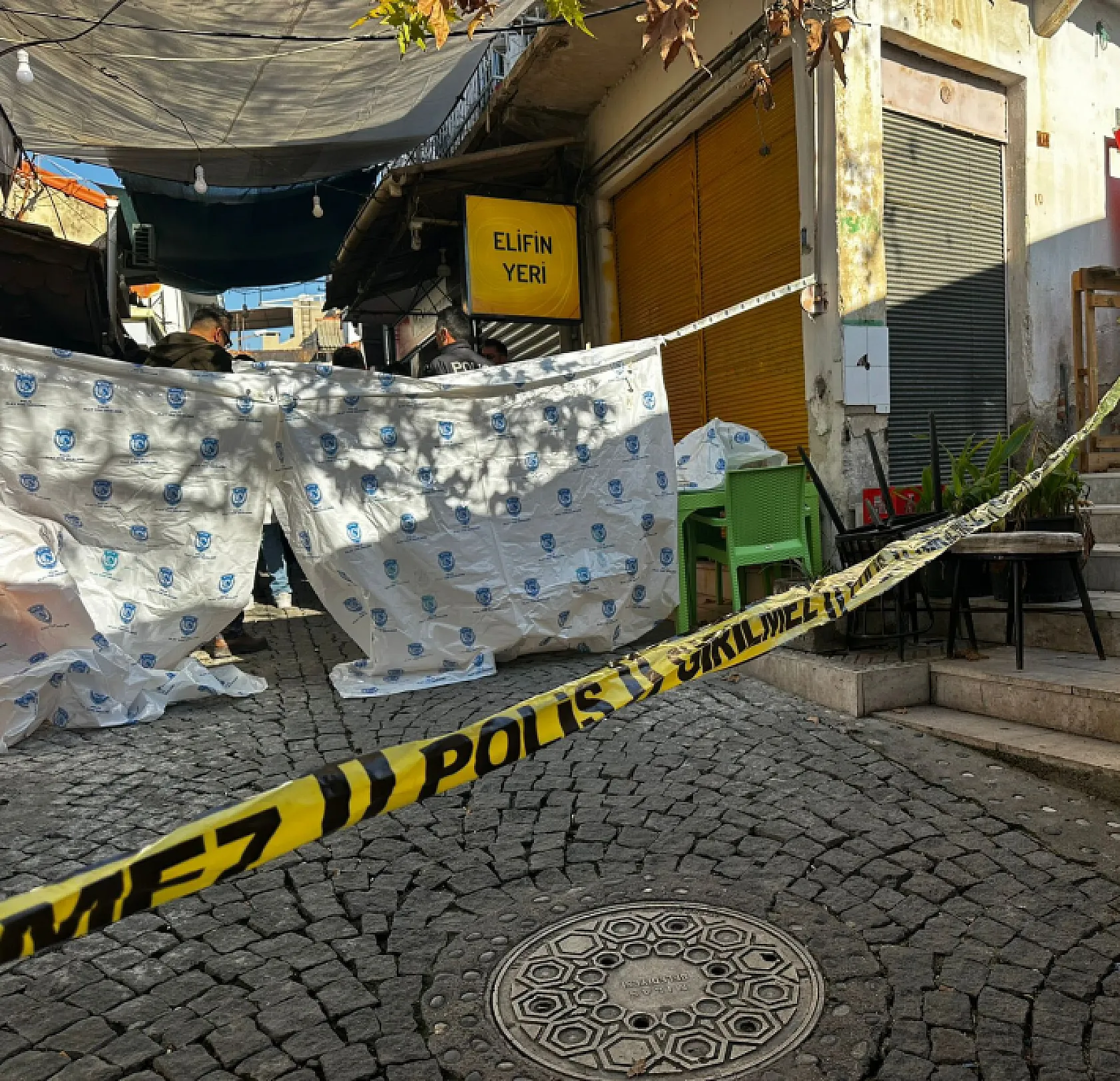 Milas'ta şüpheli ölüm: Bıçaklanmış şahıs sandalyede hareketsiz bulundu