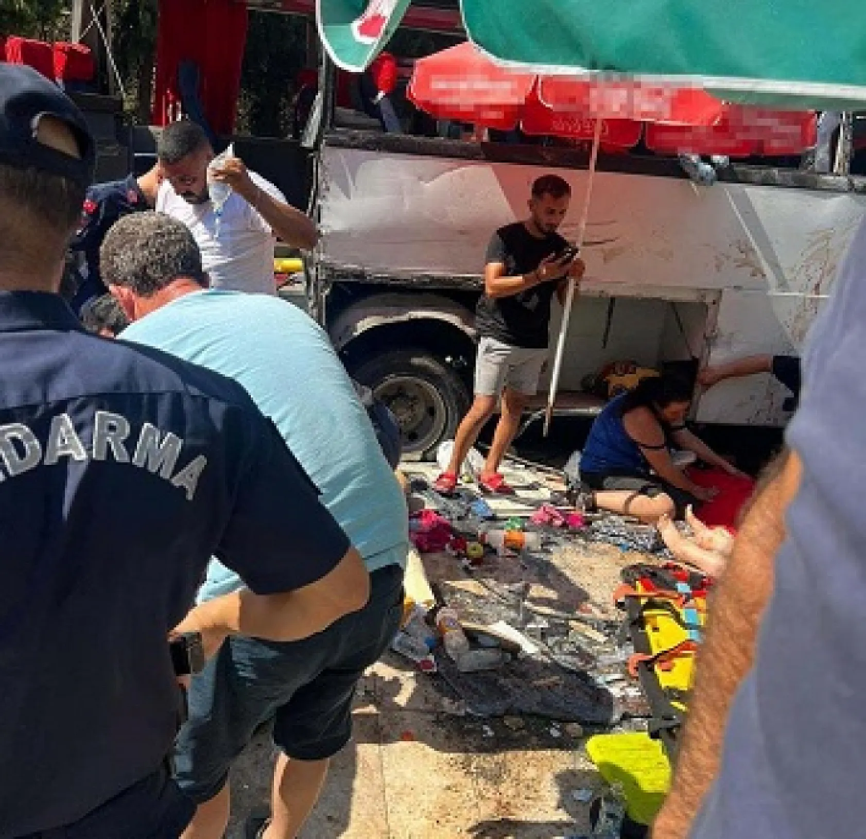 Muğla Akyaka'da Dehşet Trafik Kazası: 2 Ölü, Yaralı Sayısı Artıyor!