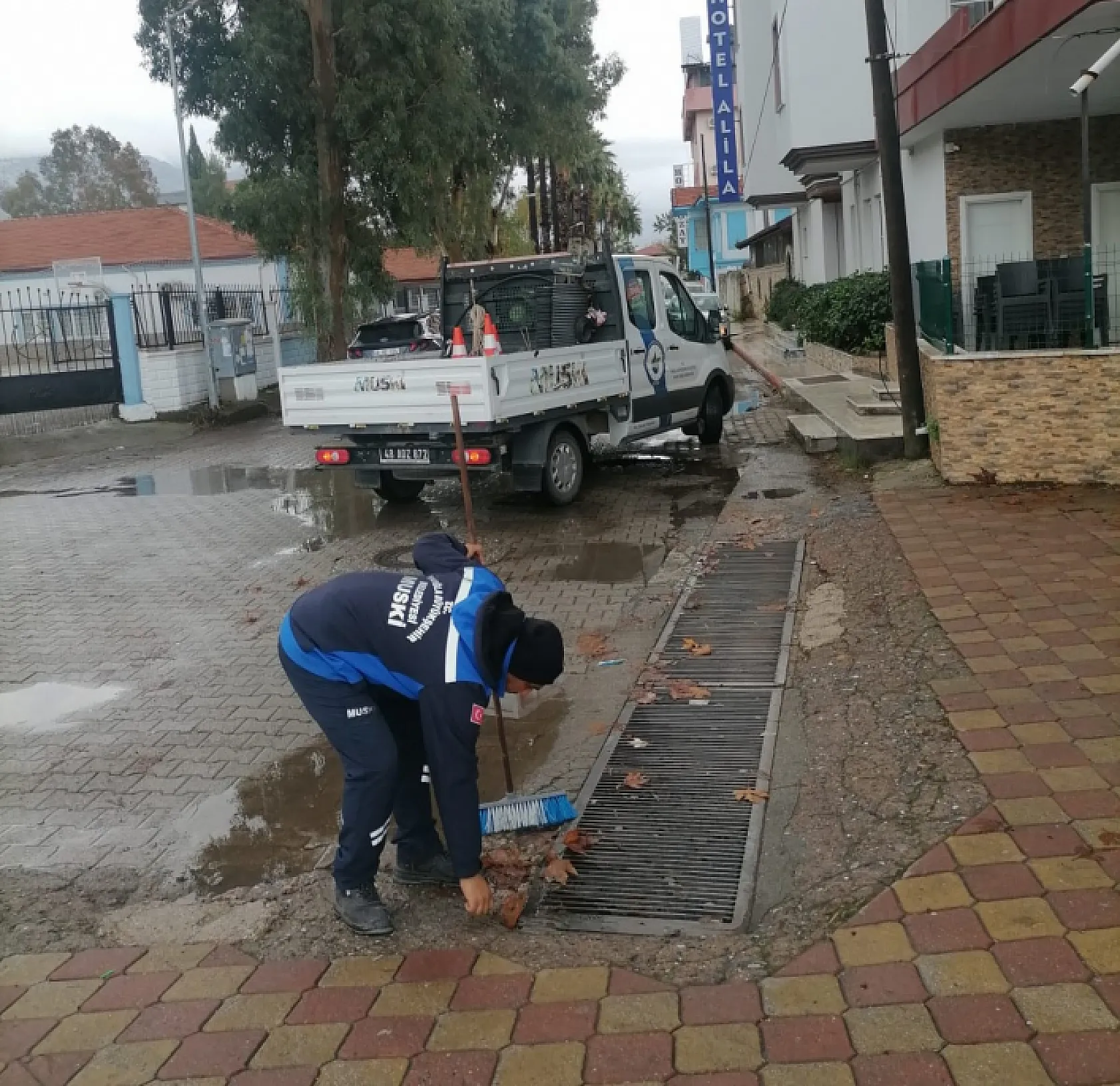 Muğla'da Yağış Sonrası Temizlikler Devam Ediyor