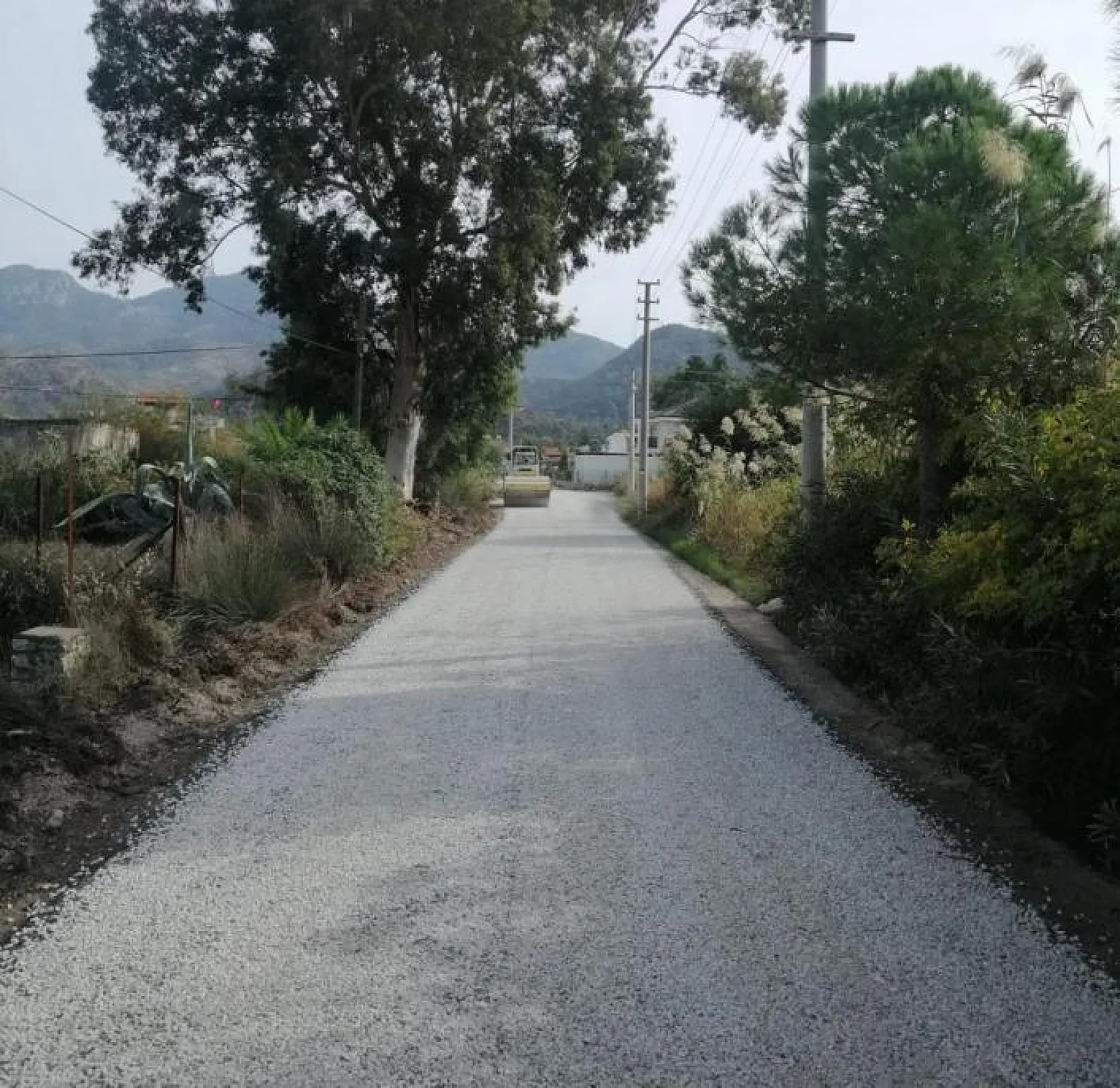 17.584 metre sathi kaplama asfalt yol çalışması yapıldı
