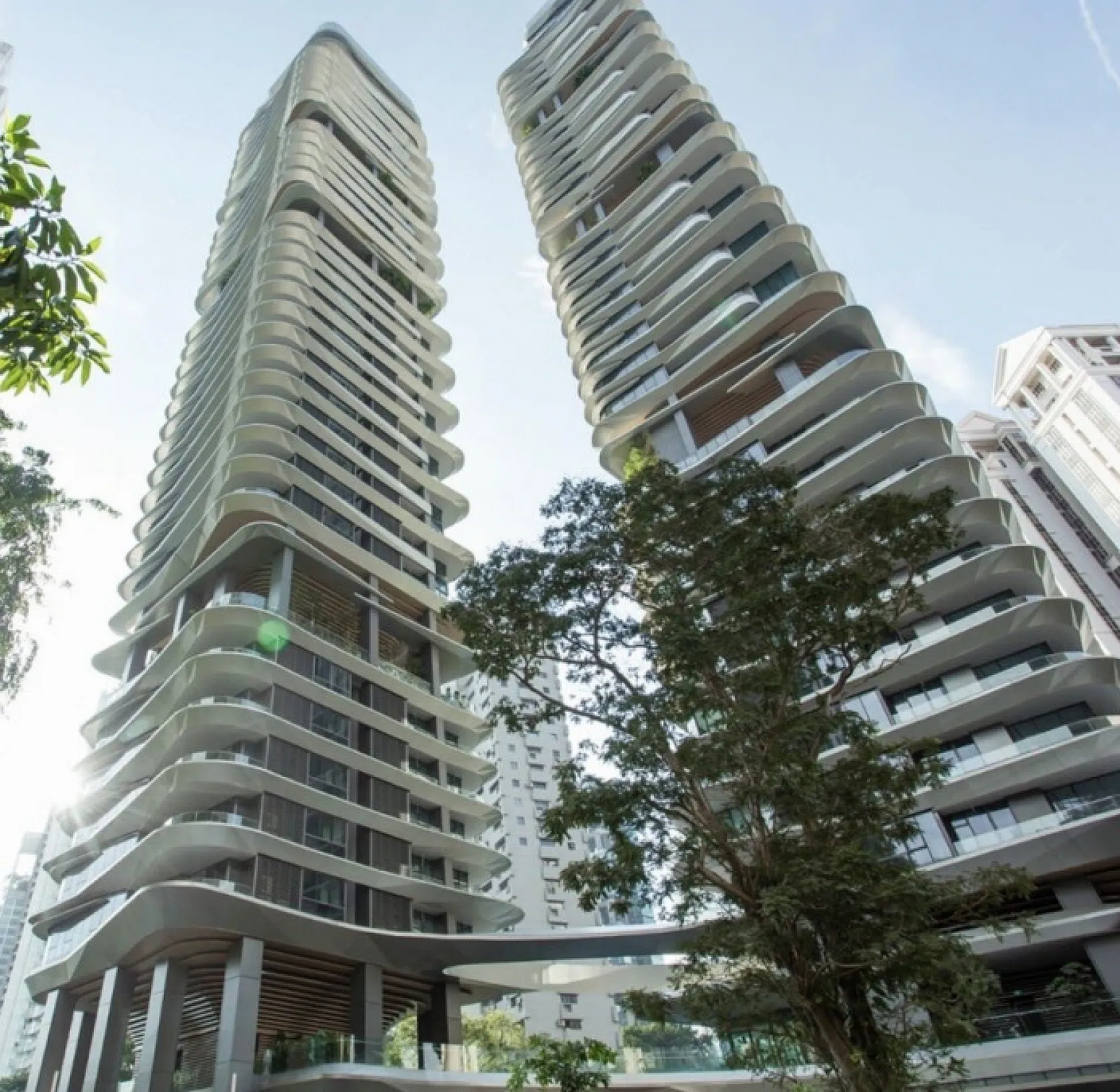 'Gizli servistenim' yalanıyla 1 milyon dolandıran sahte komiser İstanbul'daki lüks rezidansta yakalandı