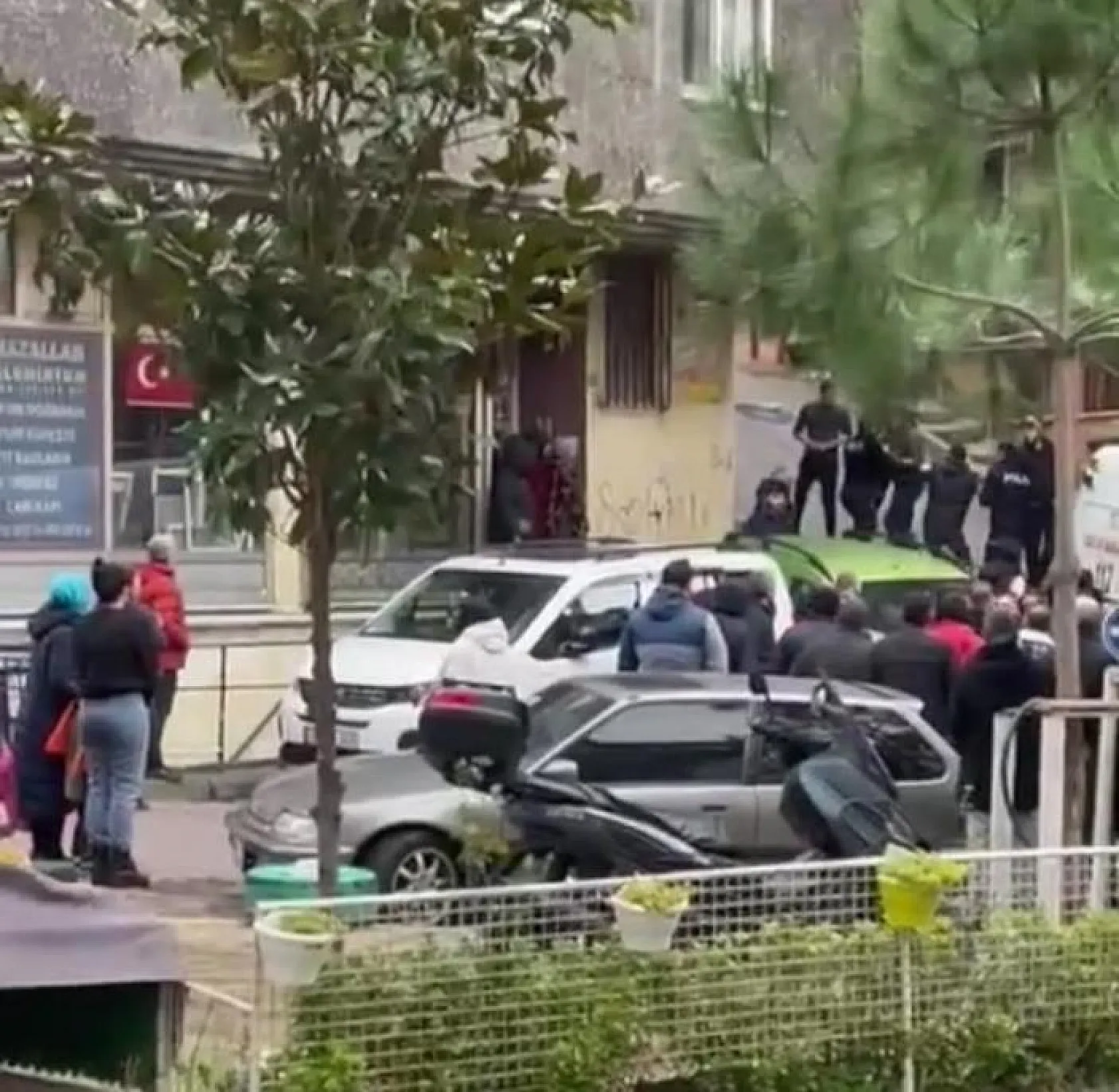Kız meselesi kavgası kanlı bitti, Arkadaşının başına bıçak sapladı
