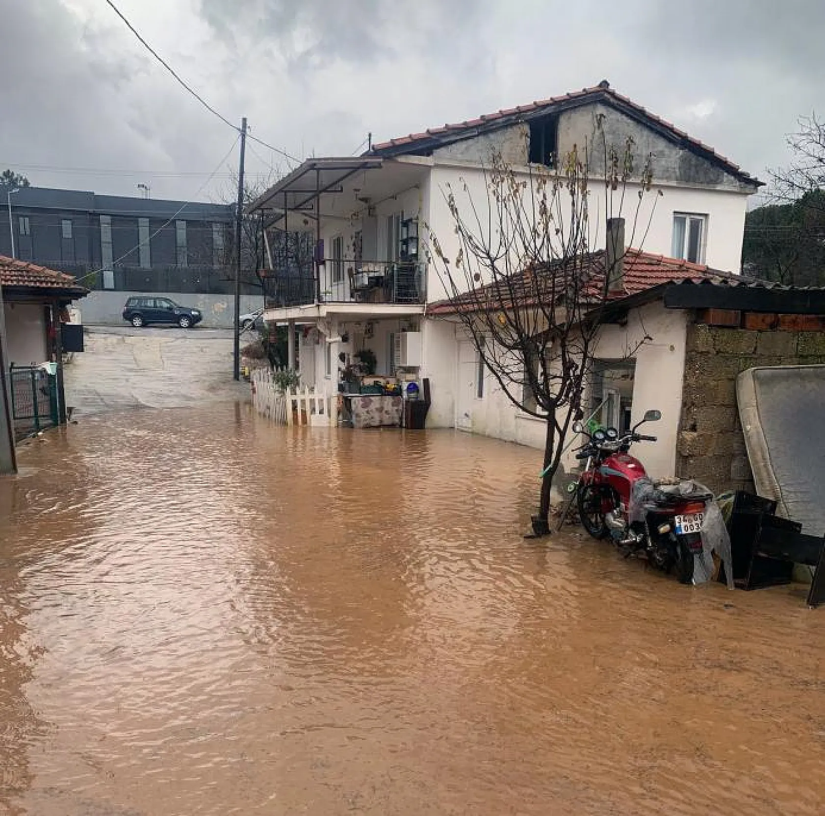 Belediye Ekipleri Olumsuzluklara Karşı Müdahalelerde Bulundu