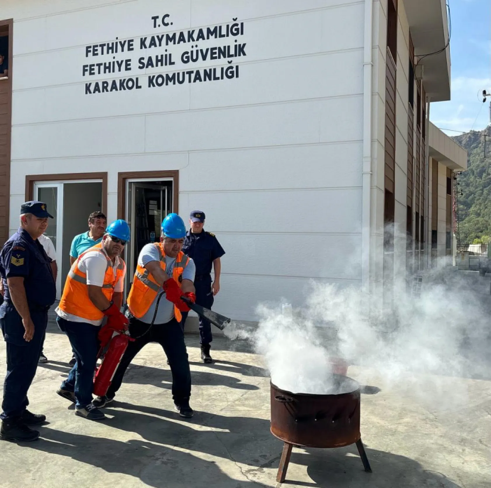 Teorik ve Uygulamalı Yangın Eğitimi Verildi