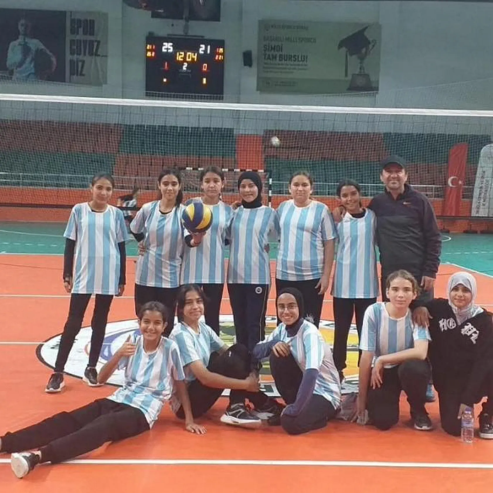 Voleybol´da İmam Hatip Ortaokulu şampiyon