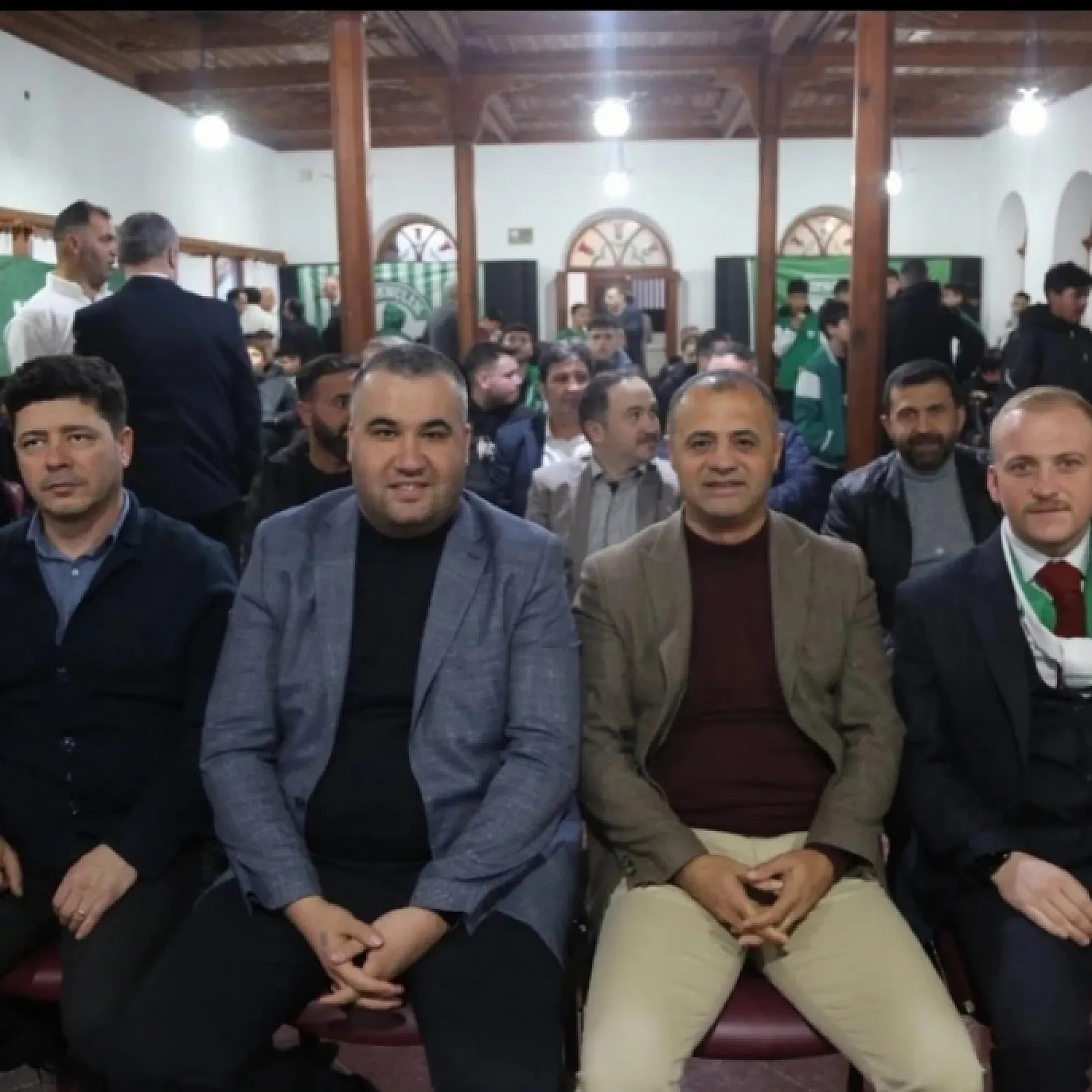Muğlaspor 48 Gençlik'te Başkan Aydınlı güven tazeledi