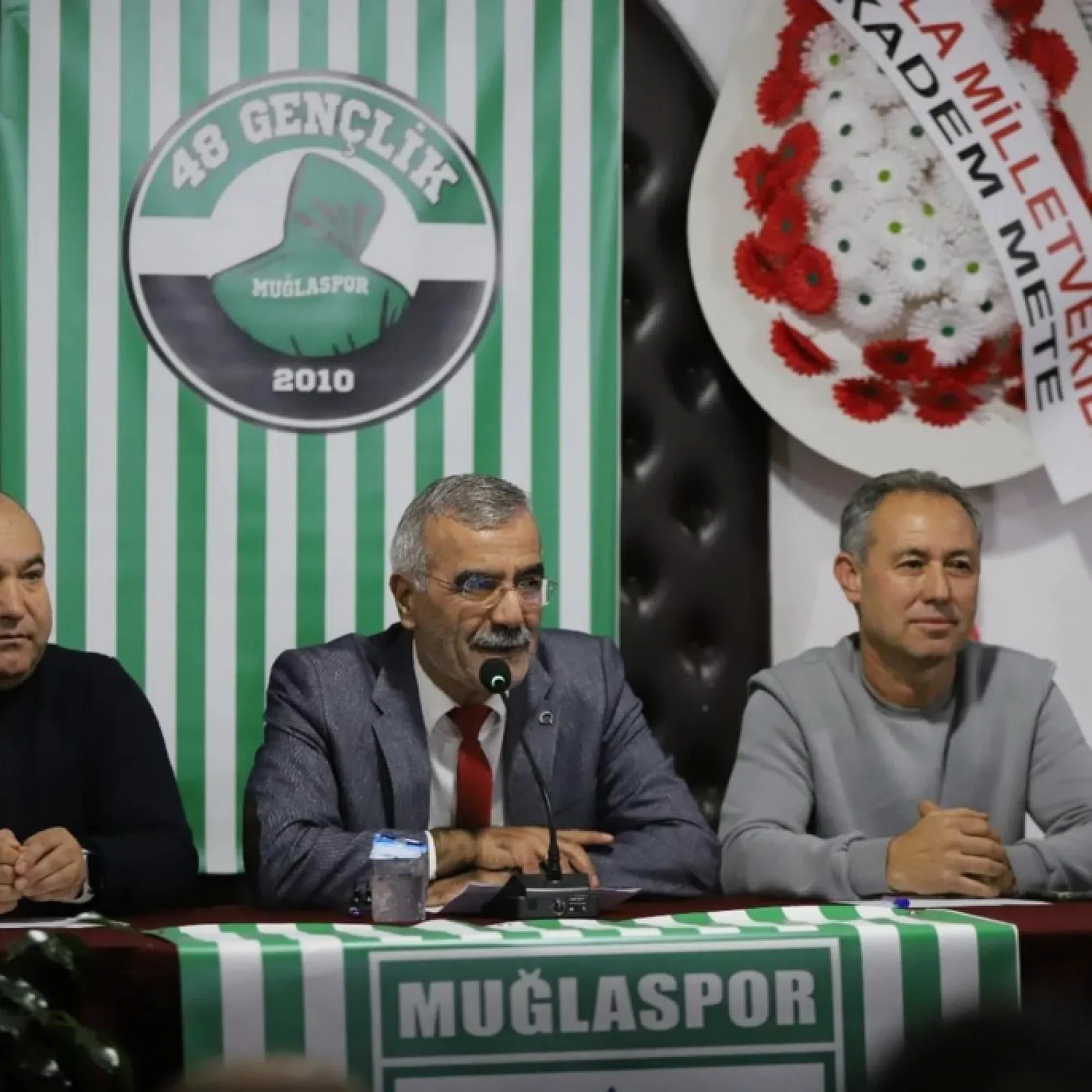 Muğlaspor 48 Gençlik'te Başkan Aydınlı güven tazeledi