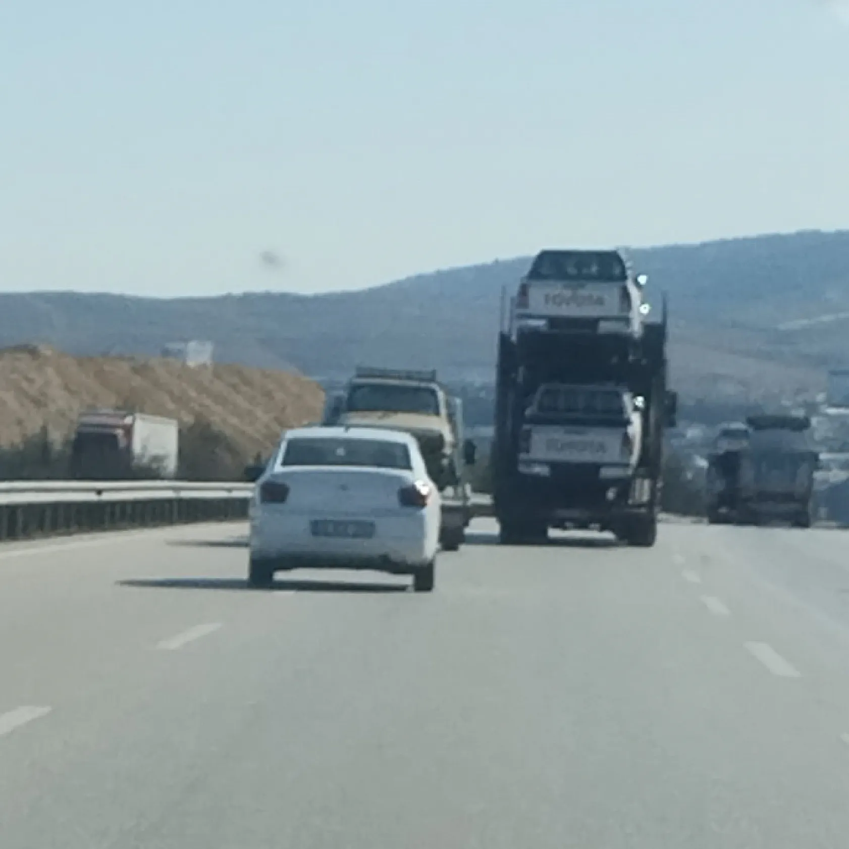 Ensesinden yaralanan kadın altınları için vurulmuş