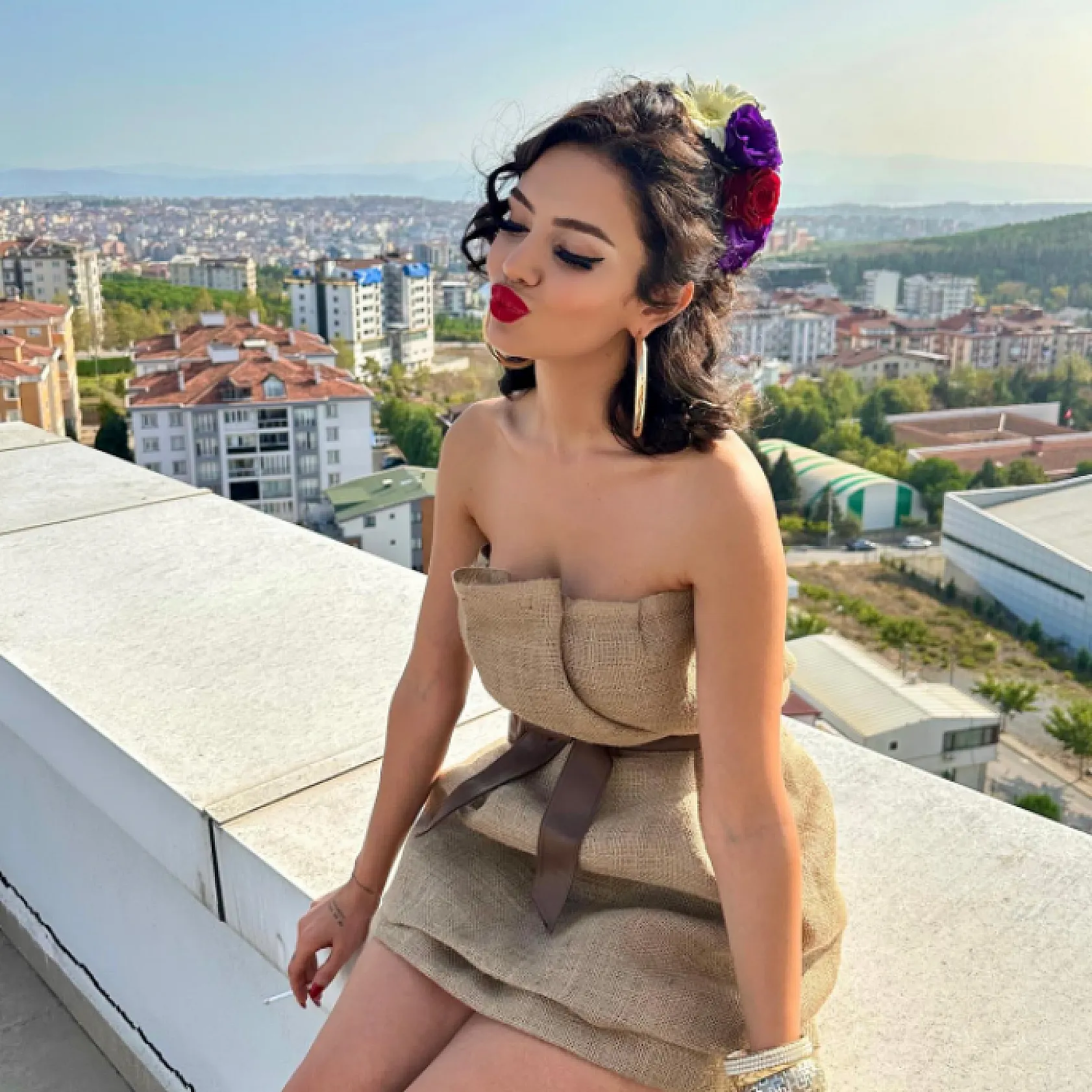 Ece Ronay'ın suç dosyası kabarık çıktı!