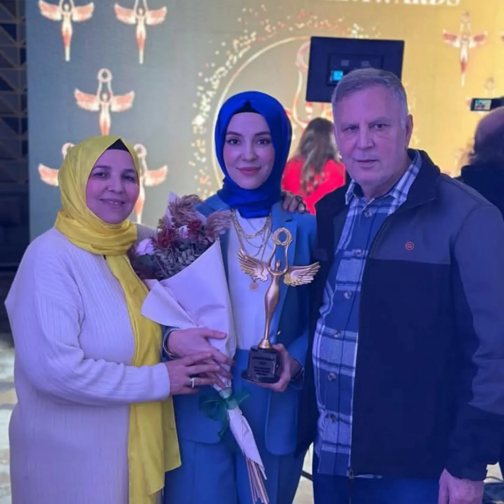 Fethiyeli Öğretmen Merve Gökçen, 'Yılın Uluslararası Başarılı Öğretmeni' Ödülüne Layık Görüldü