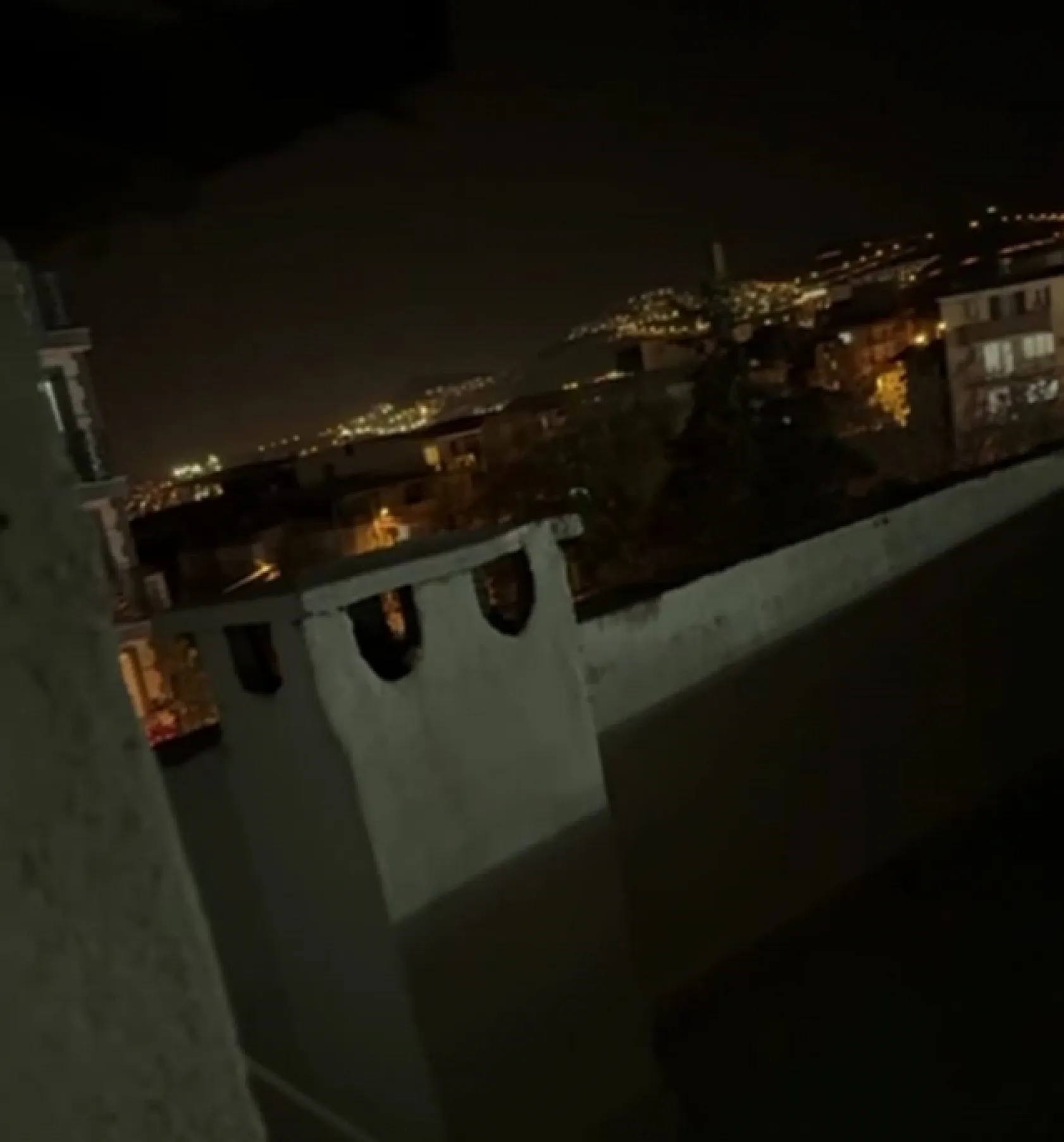 Polisten akıl almaz taktik: Zehir evini bacadan tüten kokudan buldular