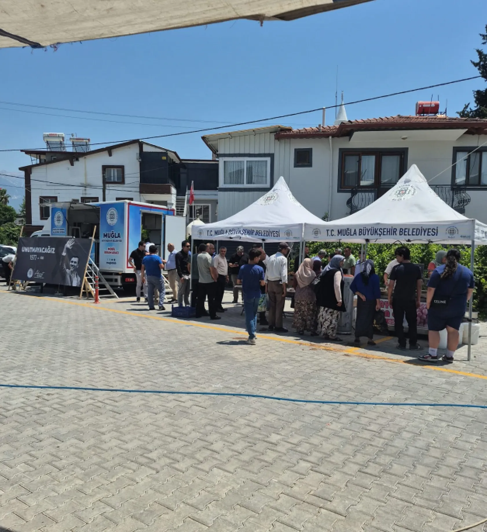 Muğla Büyükşehir Belediyesi'nden Seydikemer'de Ferdi Zeyrek Anısına Lokma Hayrı