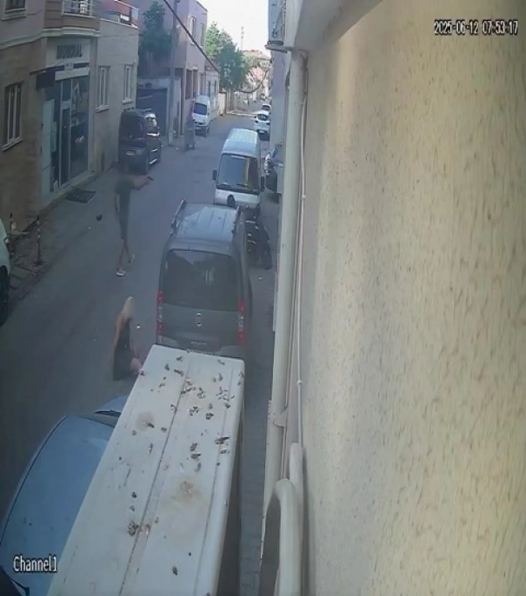 Eski eş dehşeti: Önce tabancayla ayrıldığı eşini yaralayıp sonra intihar etti