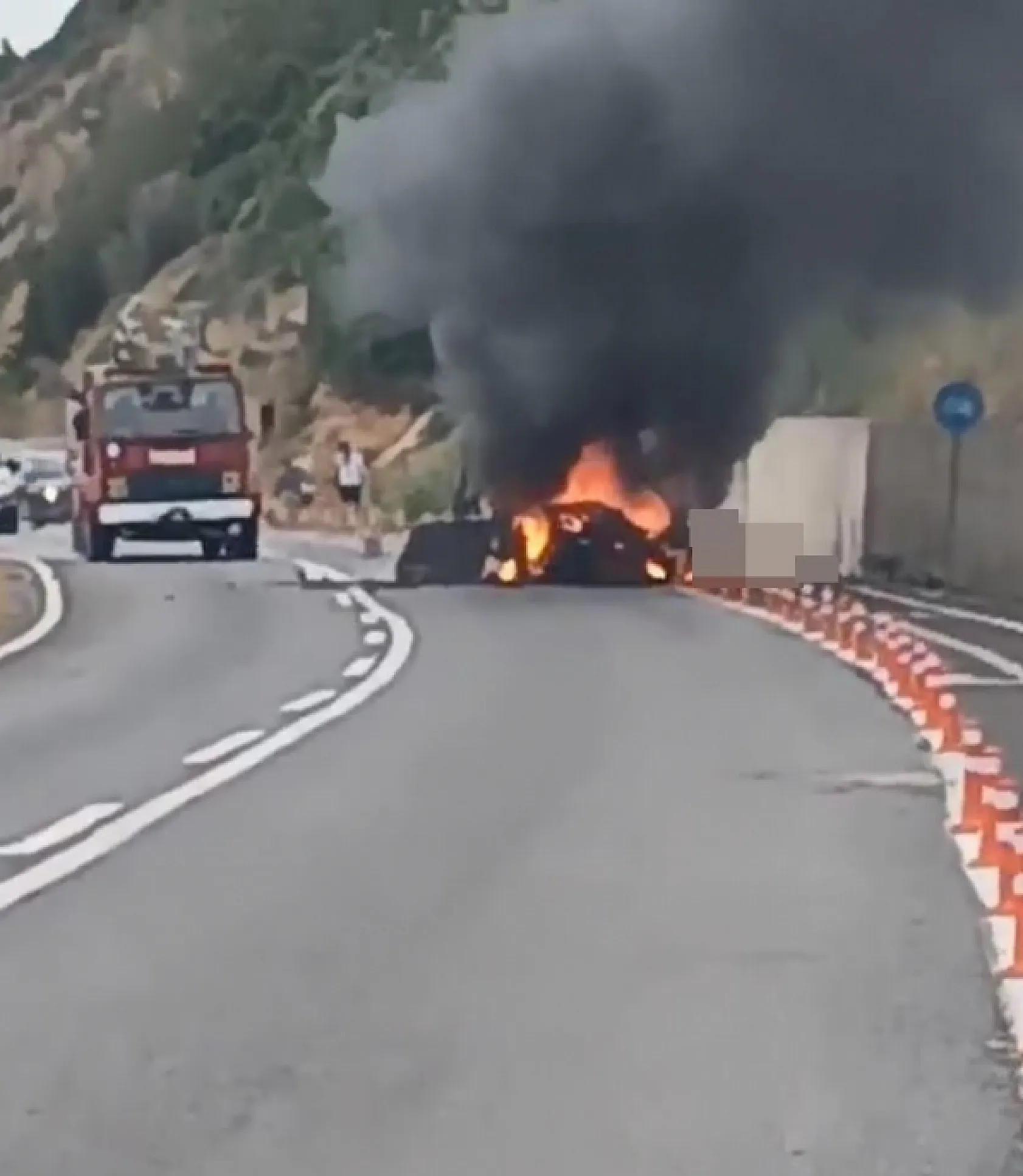 Tatil için Alanya'yı tercih ettiler Yanan otomobilde 2 Polonyalı turist hayatını kaybetti
