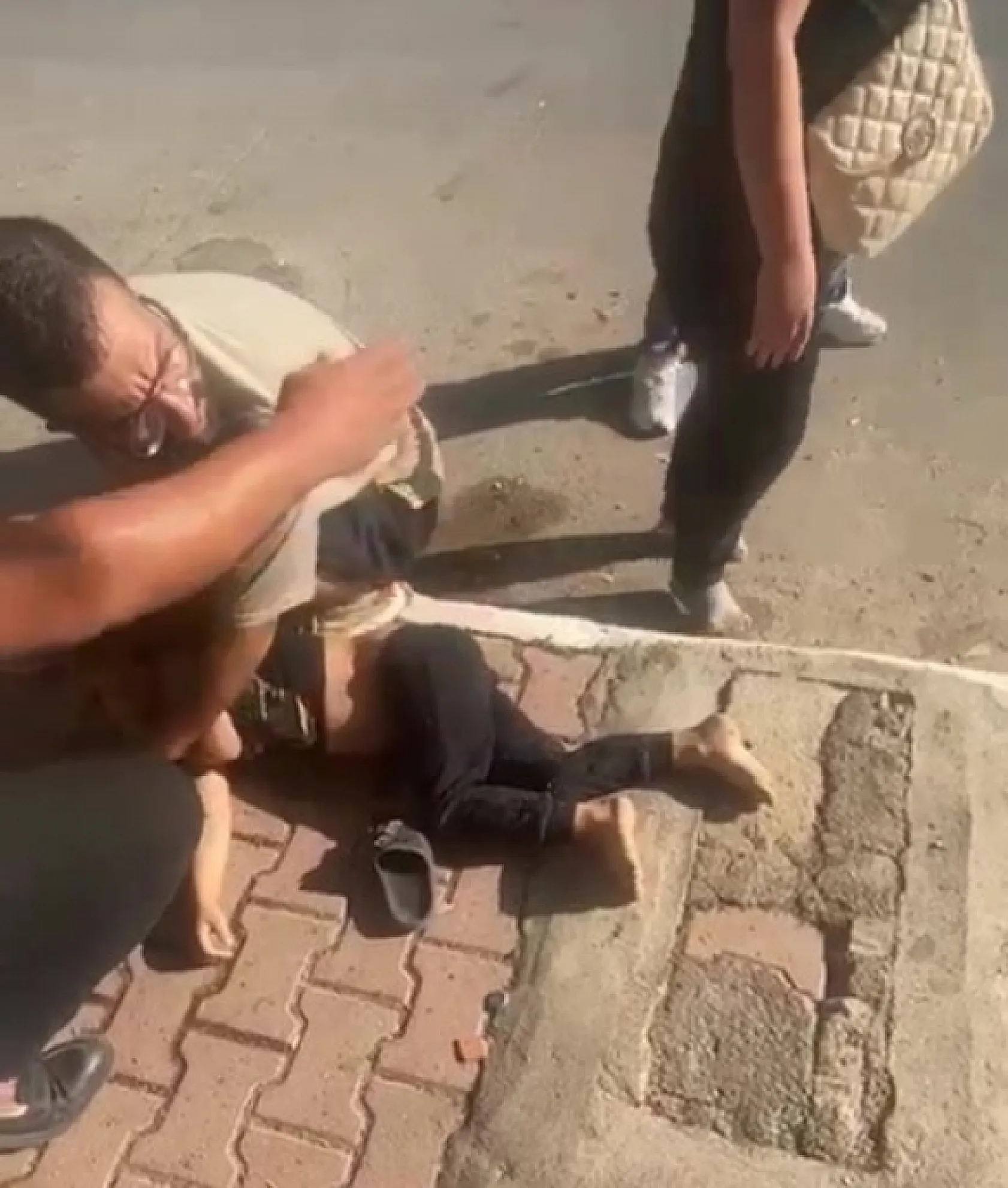 Polisi ve kalabalığı izlemeye daldı, 6 yaşındaki çocuğu hayattan kopardı