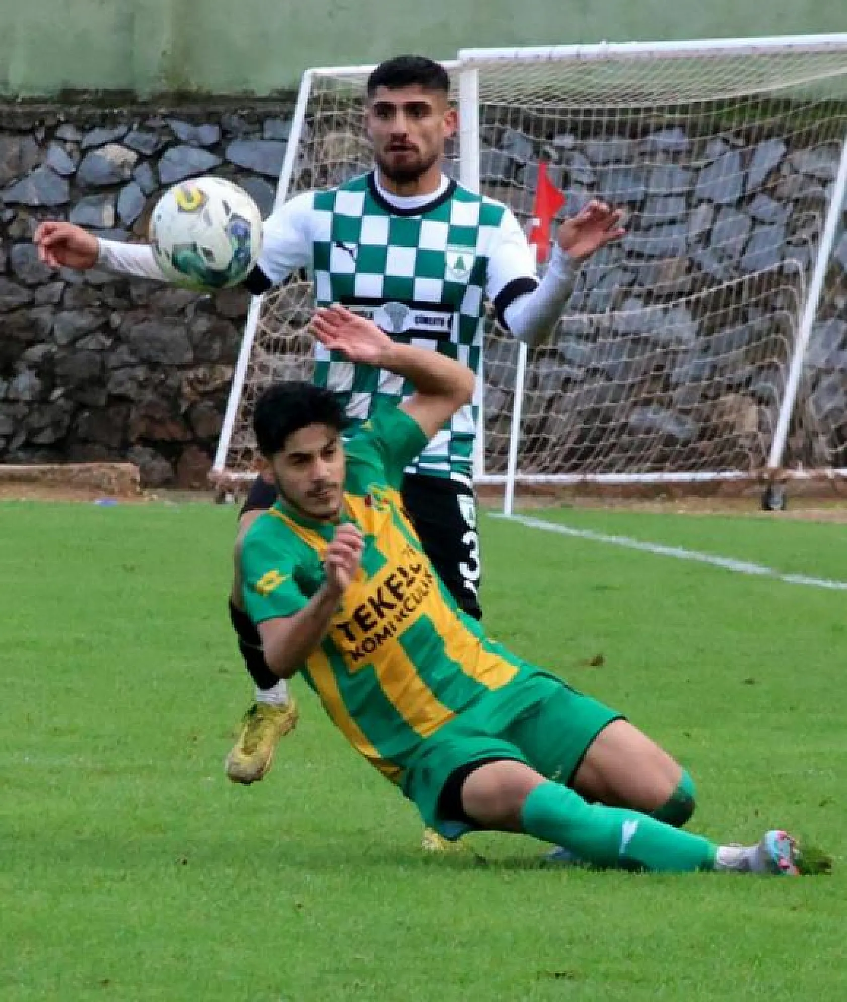 Muğlaspor 3 puanı 4 golle aldı