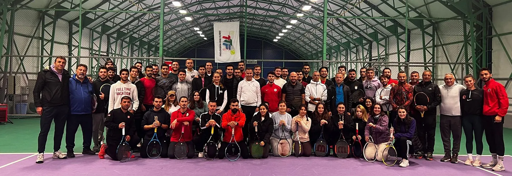 Tenis antrenörlük kursu başladı