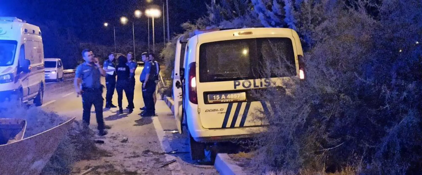 Alkollü sürücü Burdur'u savaş alanına çevirdi: 3'ü polis 10 yaralı