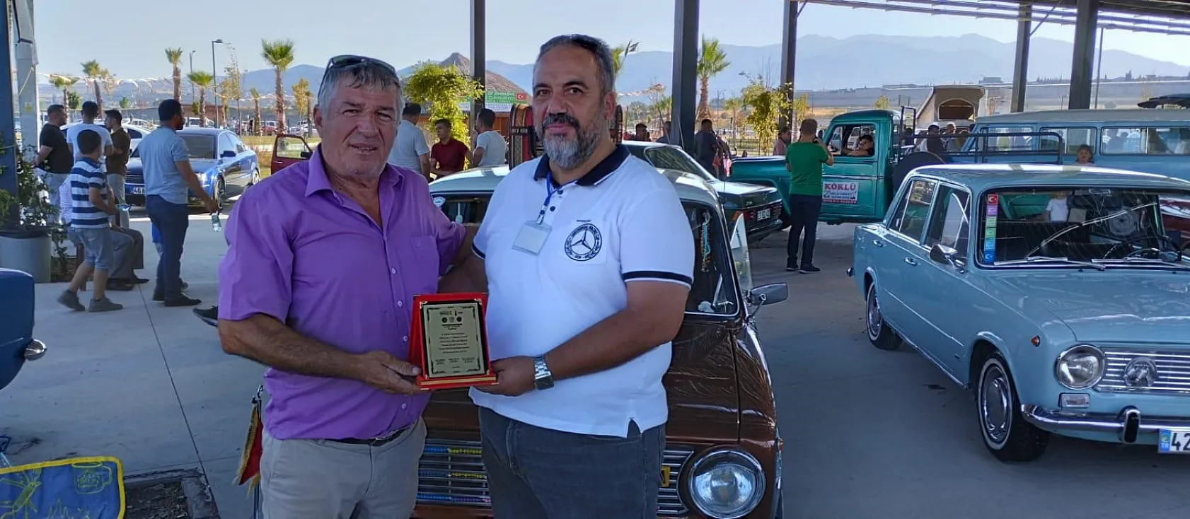 Klasik otomobiliyle birincilik ödülünü kazandı, Datça'ya döndü