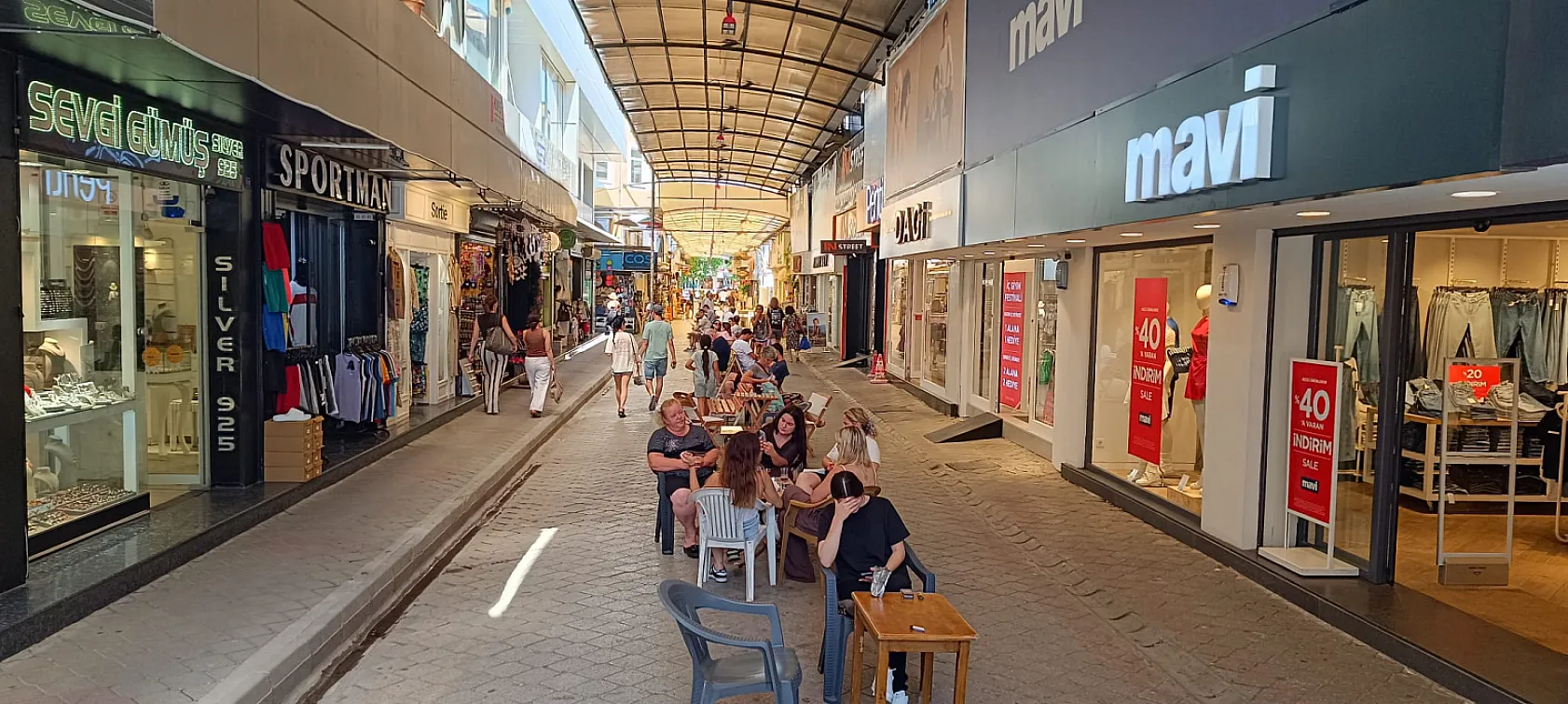 Fethiye Paspatur Çarşısı'nda turizm hareketliliği: Çinli turist yoğunluğu dikkat çekiyor