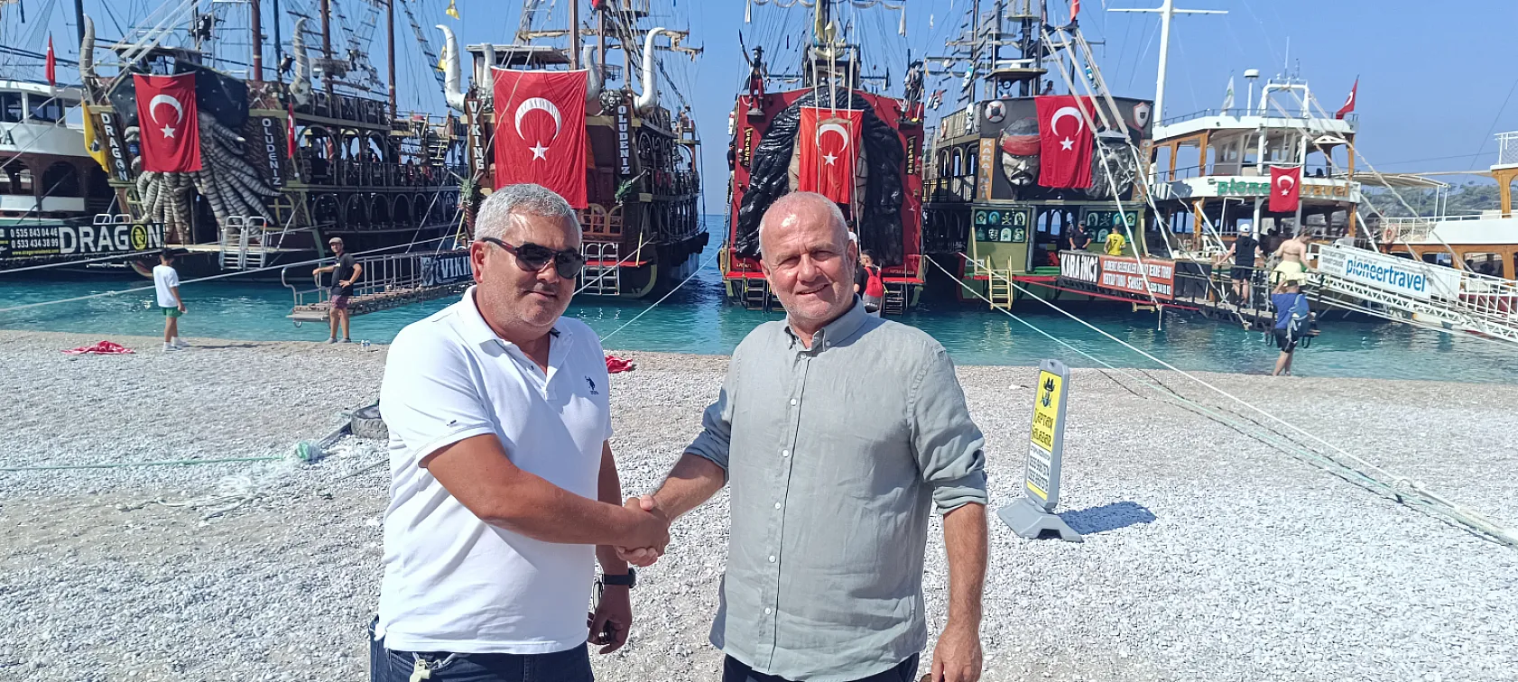 Ölüdeniz'de 1 Temmuz Denizcilik ve Kabotaj Bayramı denizde coşkuyla kutlandı