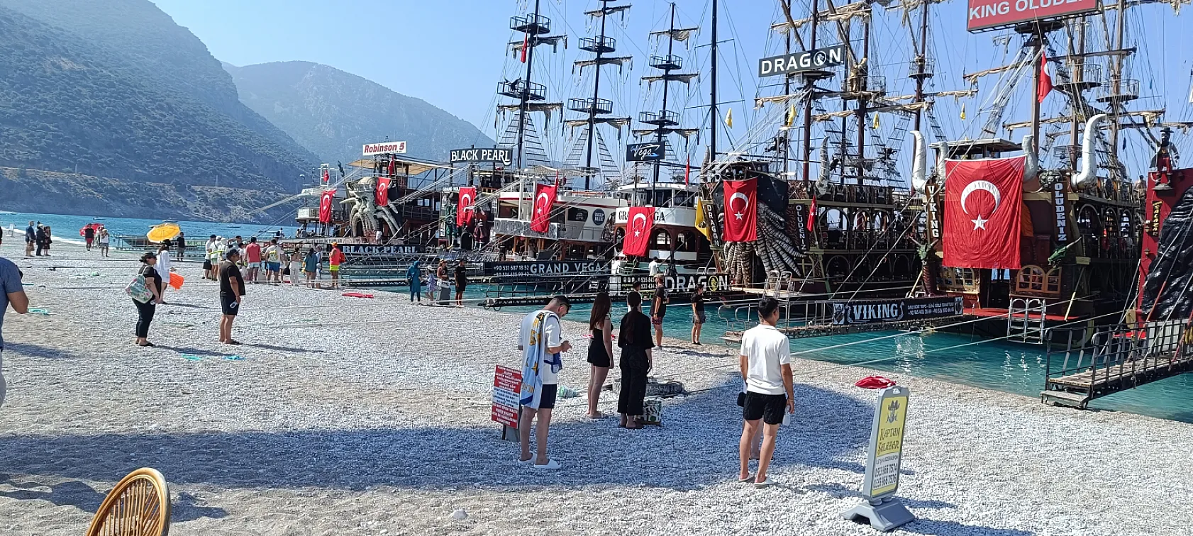 Ölüdeniz'de 1 Temmuz Denizcilik ve Kabotaj Bayramı denizde coşkuyla kutlandı