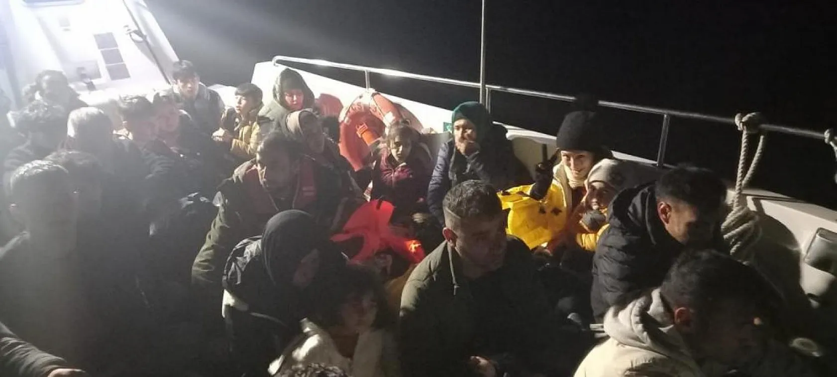 Türk karasularına geri itilen göçmenler kurtarıldı