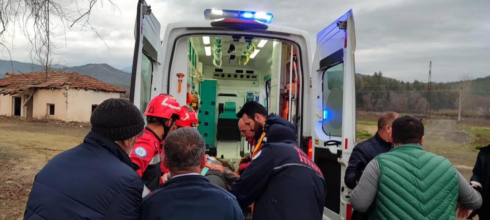 Seydikemer'de bir dakikada 2 trafik kazası, yaralılar var