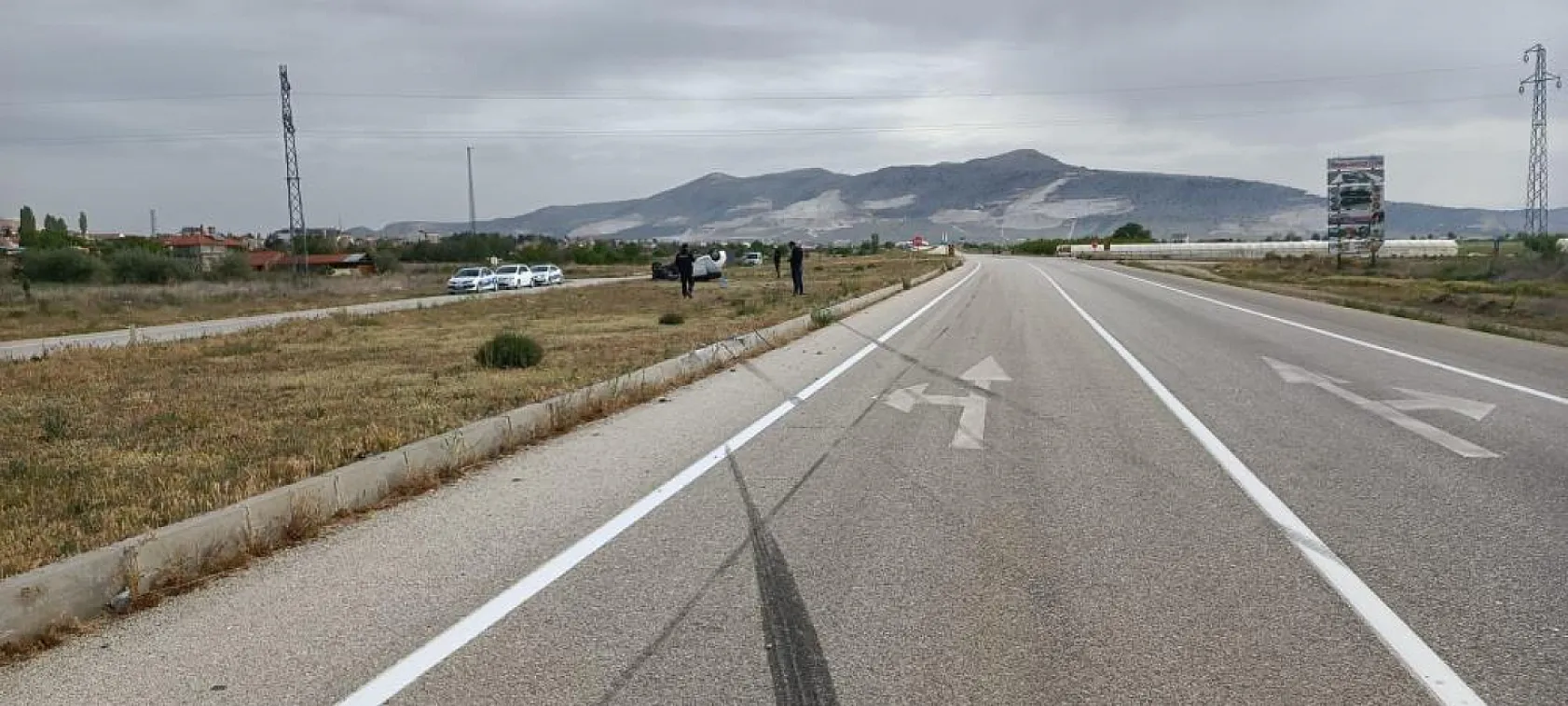 Fethiye'ye geliş yolunda kontrolden çıkan otomobil takla attı: 1'i çocuk 3 yaralı