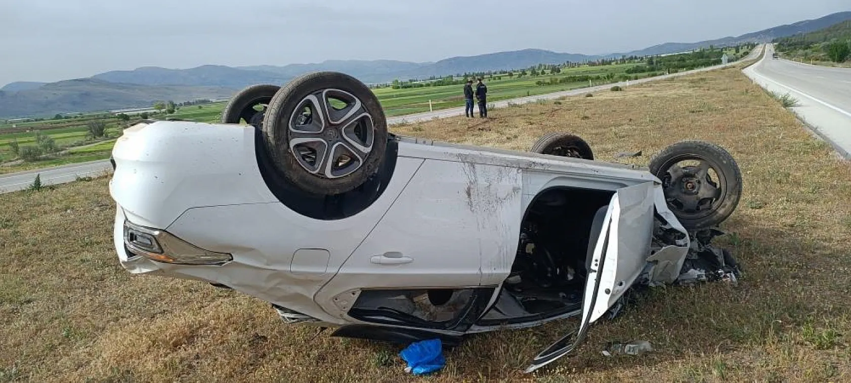 Fethiye'ye geliş yolunda kontrolden çıkan otomobil takla attı: 1'i çocuk 3 yaralı