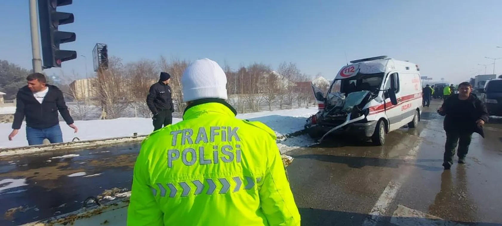 4 aracın karıştığı trafik kazasında 9 yaralı