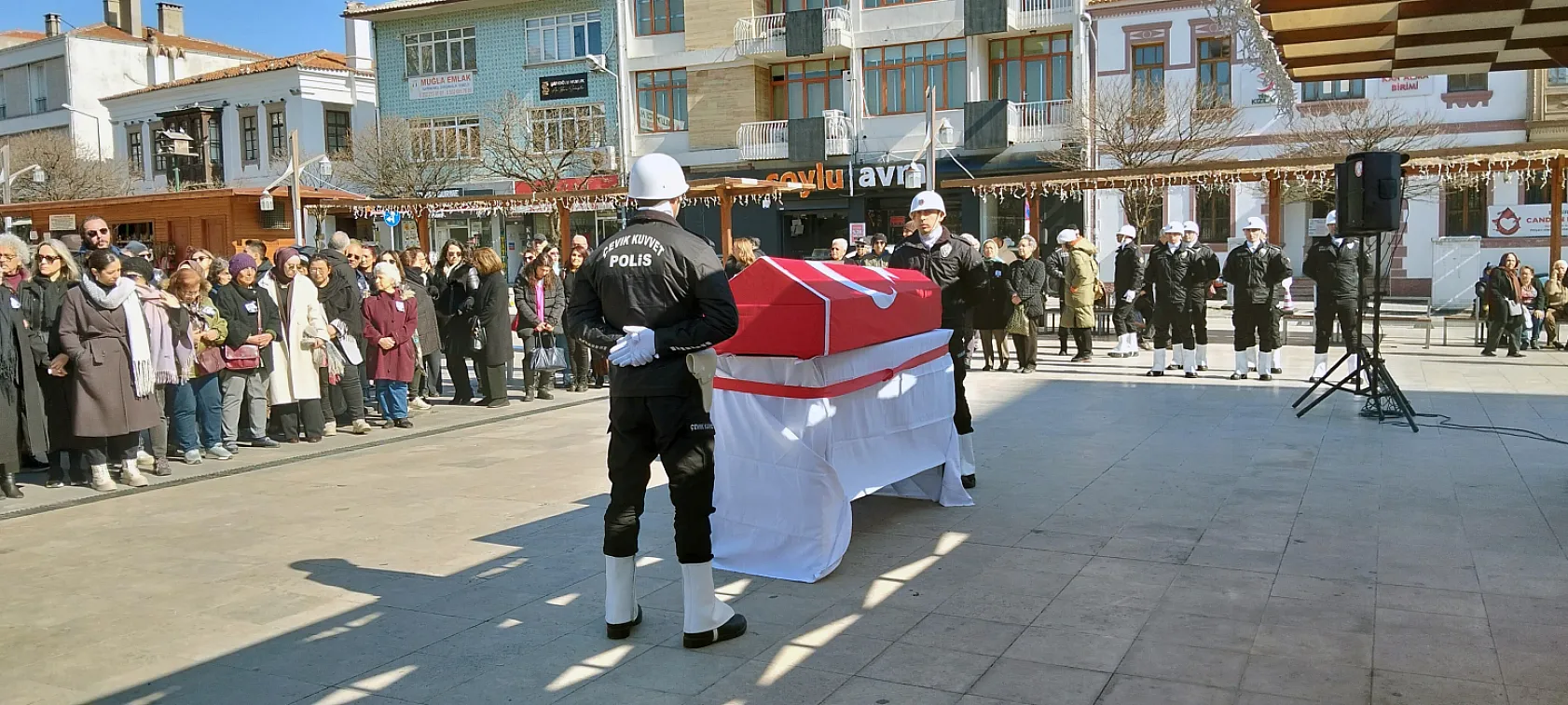 Muğla Eski Vali Yardımcısı Küçük toprağa verildi