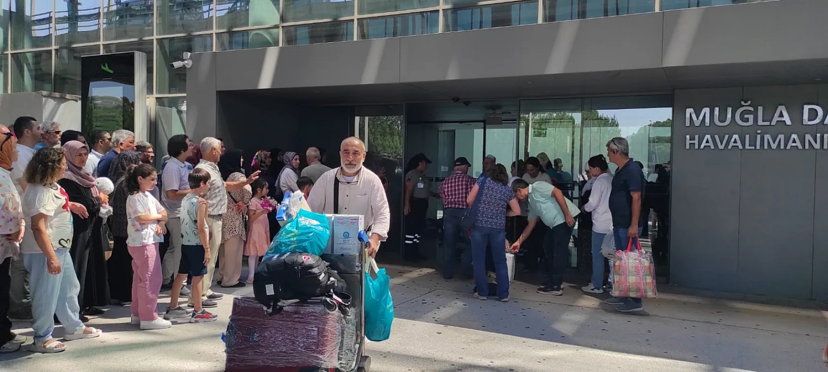 Muğla hacıları yurda döndü