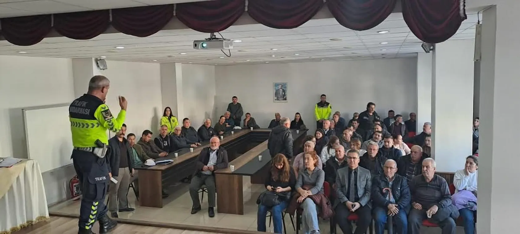 Yatağan'da servis sürücülerine eğitim