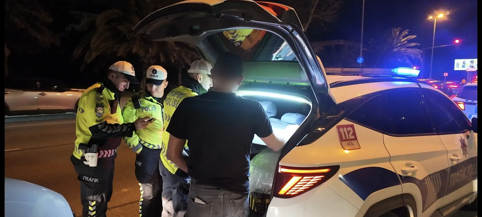 Drift şovu yapan sürücüler yakalandı