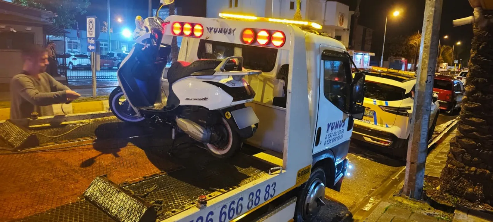 Fethiye'de Abartı Egzozlu ve Plakasız Motosiklet Yarışına Polis Müdahalesi
