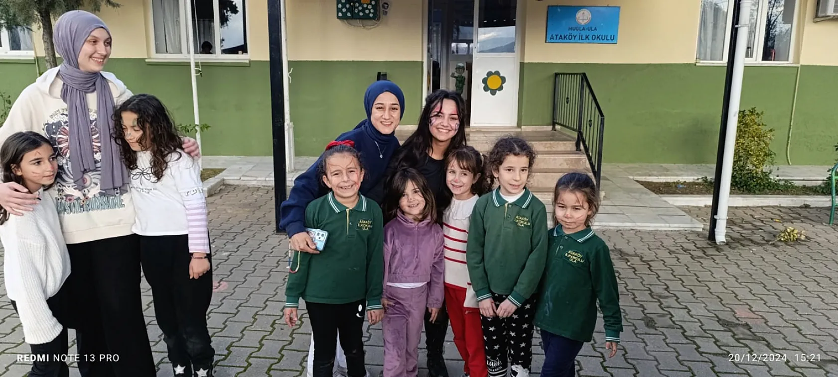 Gönüllü Üniversiteliler, köy okullarında etkinlik düzenliyor