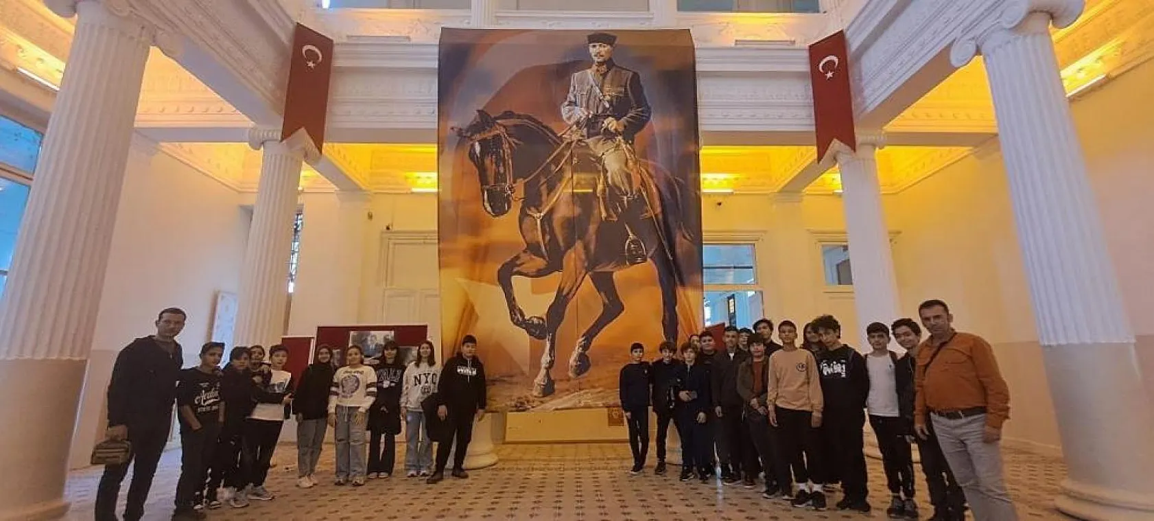 Öğrenciler Aydın ve İzmir'de okulları gezdi