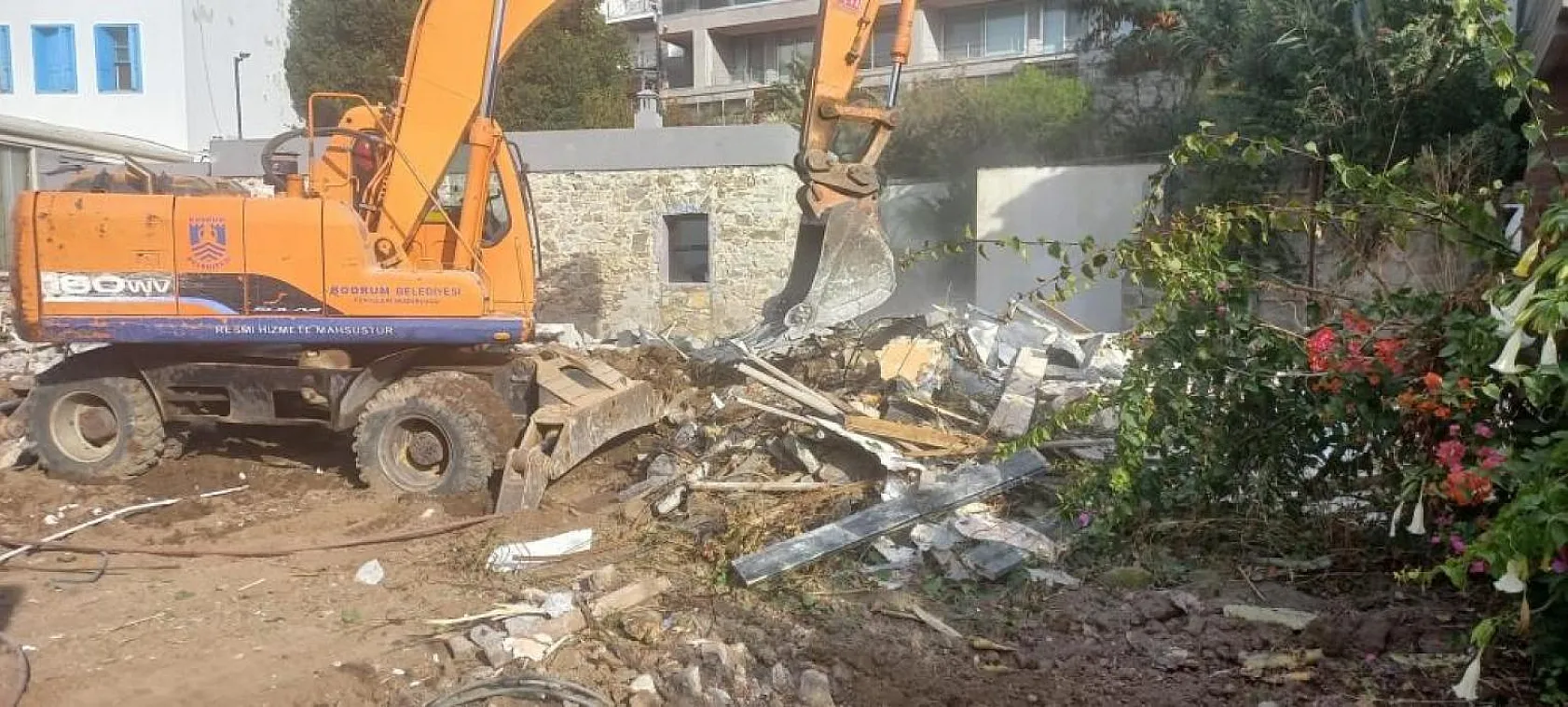 Belediye, kaçak yapılaşma çalışmalarını hassasiyetle sürdürüyor