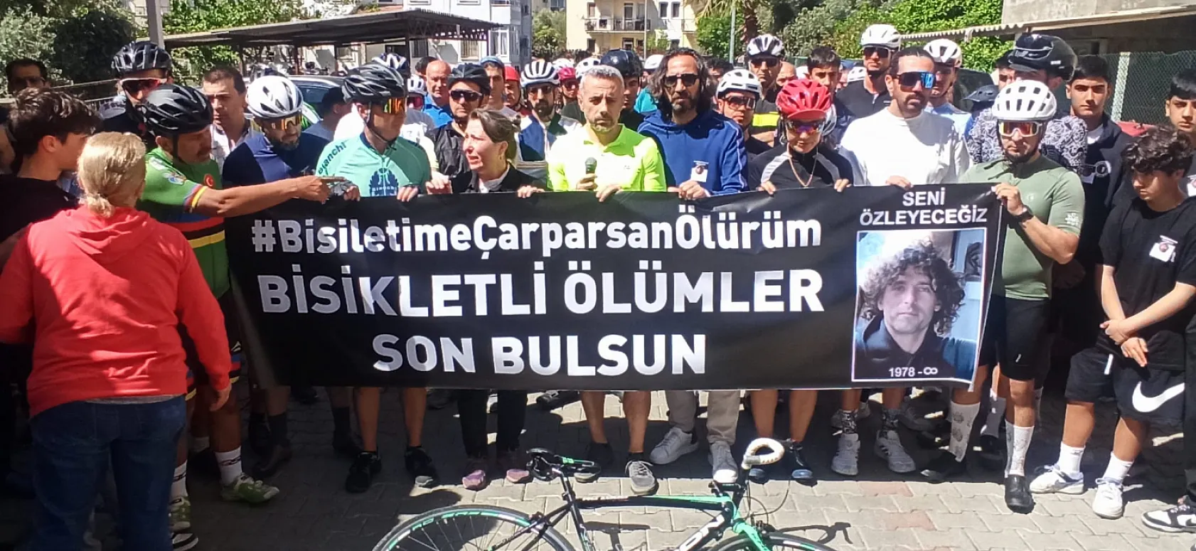 Fethiye'de bisikletçiler trafik kazasında kaybettikleri arkadaşları için bir arada
