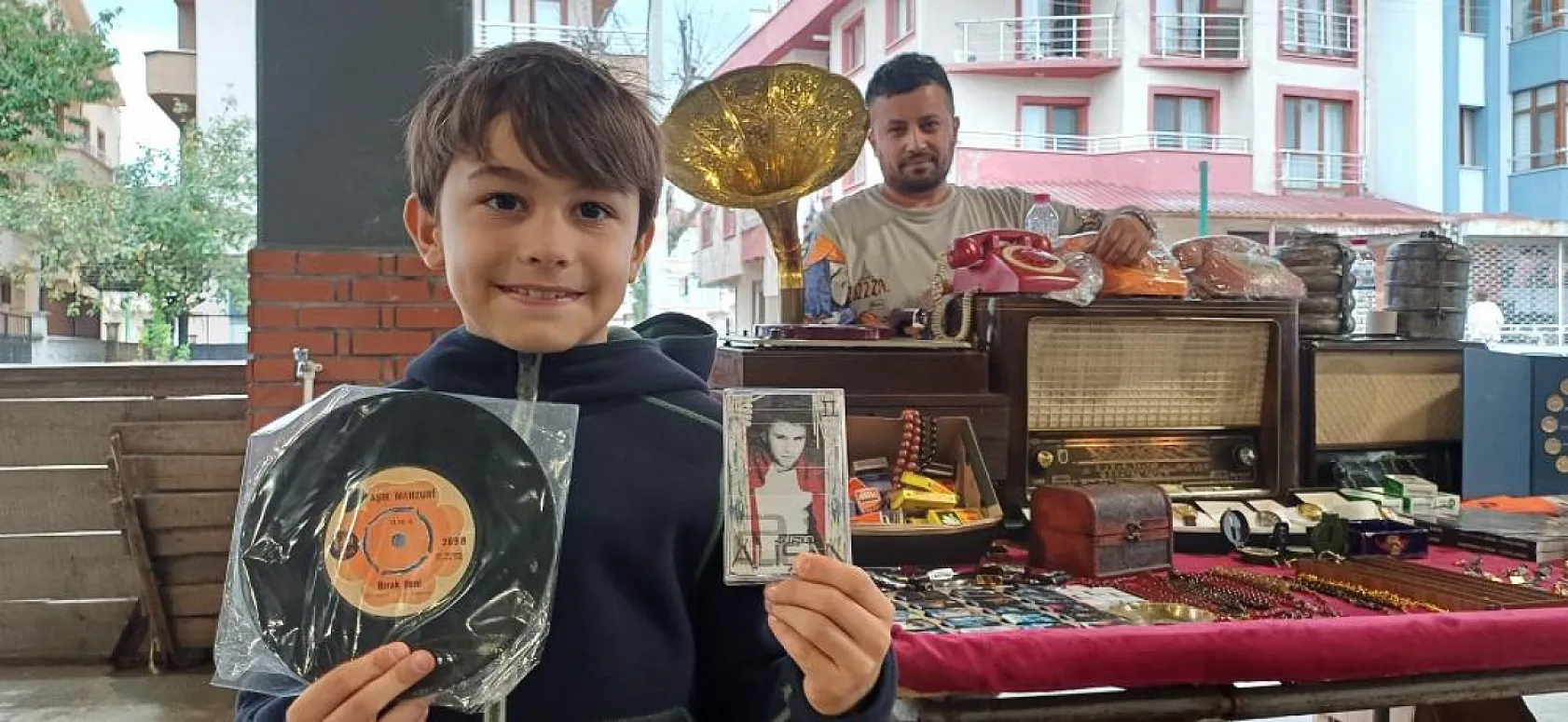 Taş plaklar teknolojiye meydan okuyor