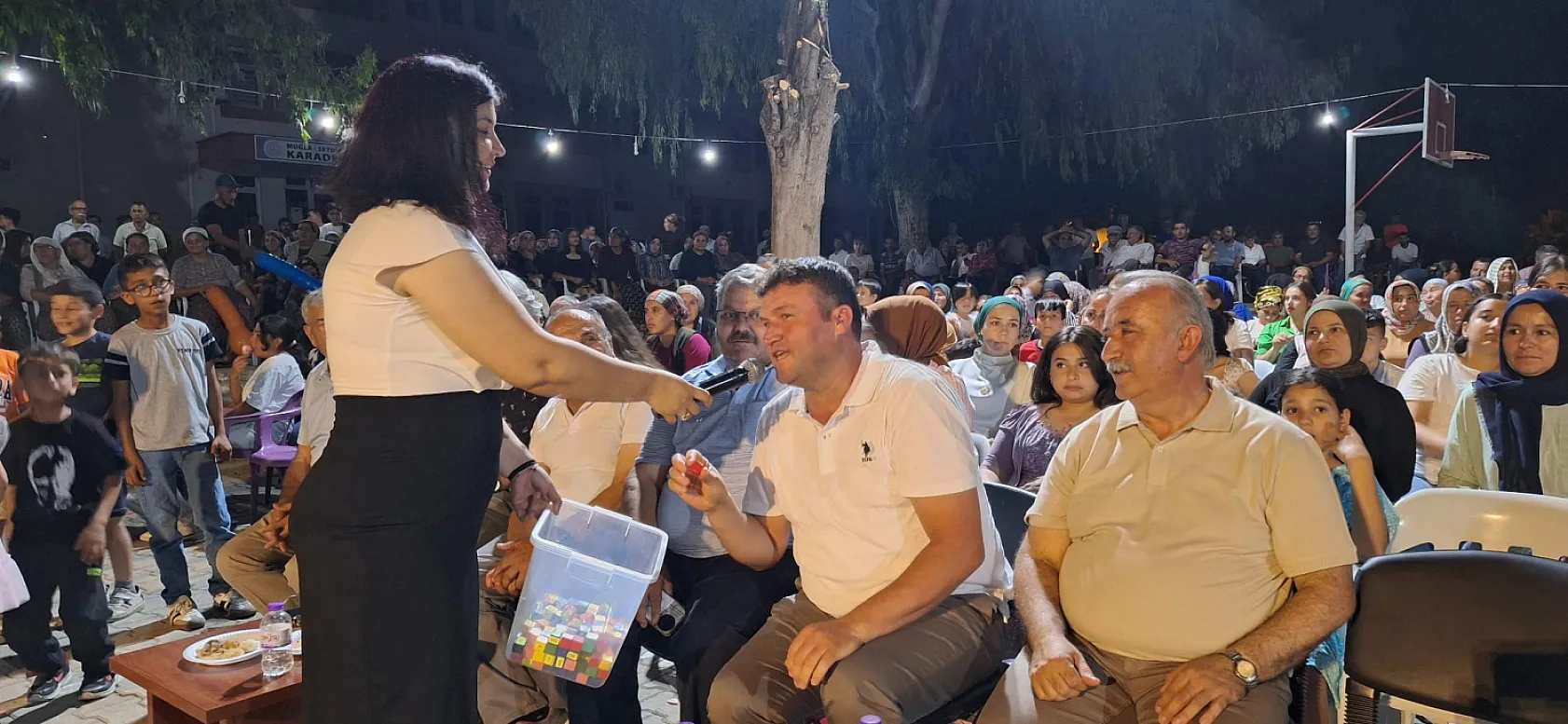 Seydikemer'de Karadere İlkokulu Mezuniyet ve Yıl Sonu Gecesi Büyük İlgi Gördü